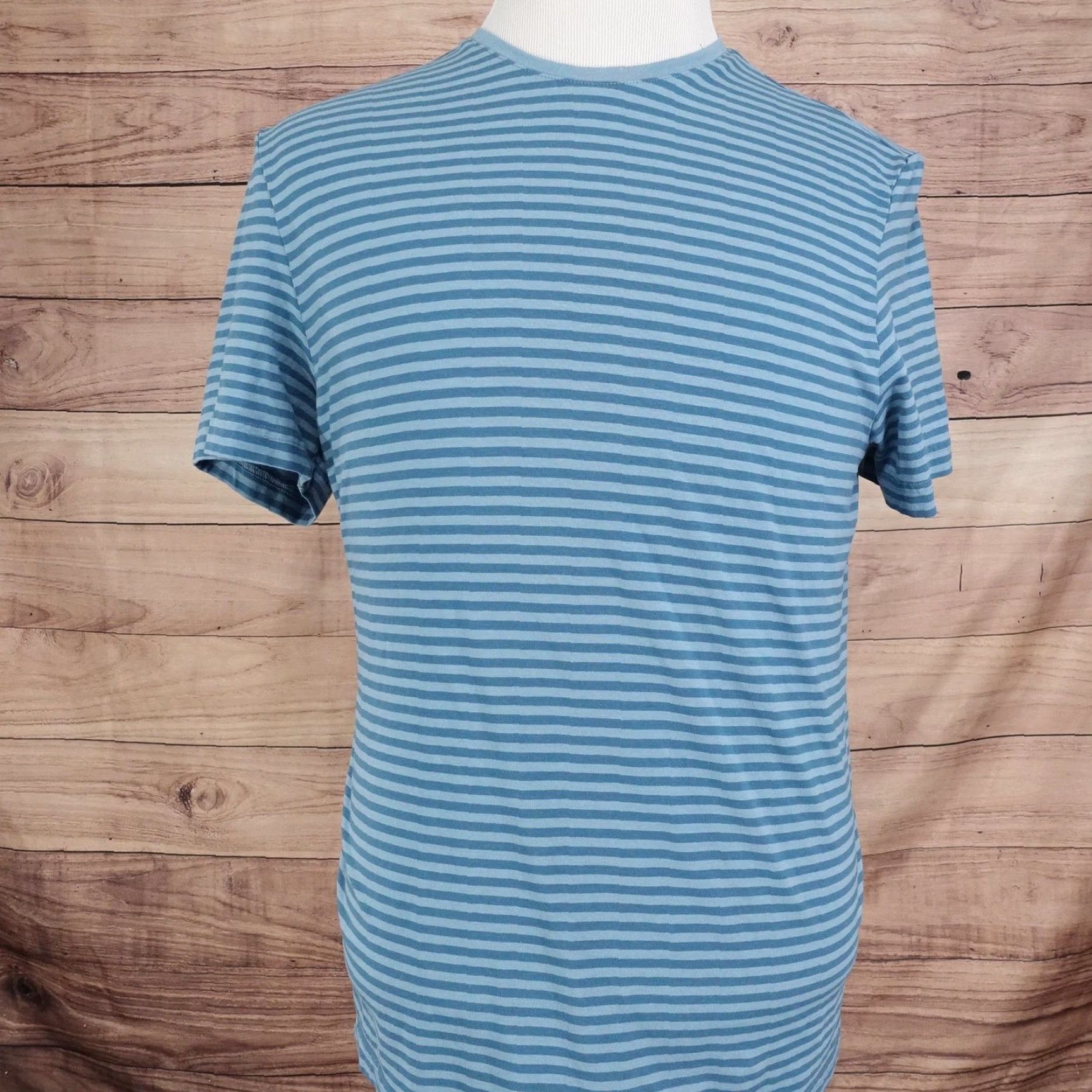 H&M H&M Shirt Men Large Blue Striped Slim Fit Short Sleeve Crewneck Cotton Spandex Jersey Size US L / EU 52-54 / 3 - 3 Thumbnail