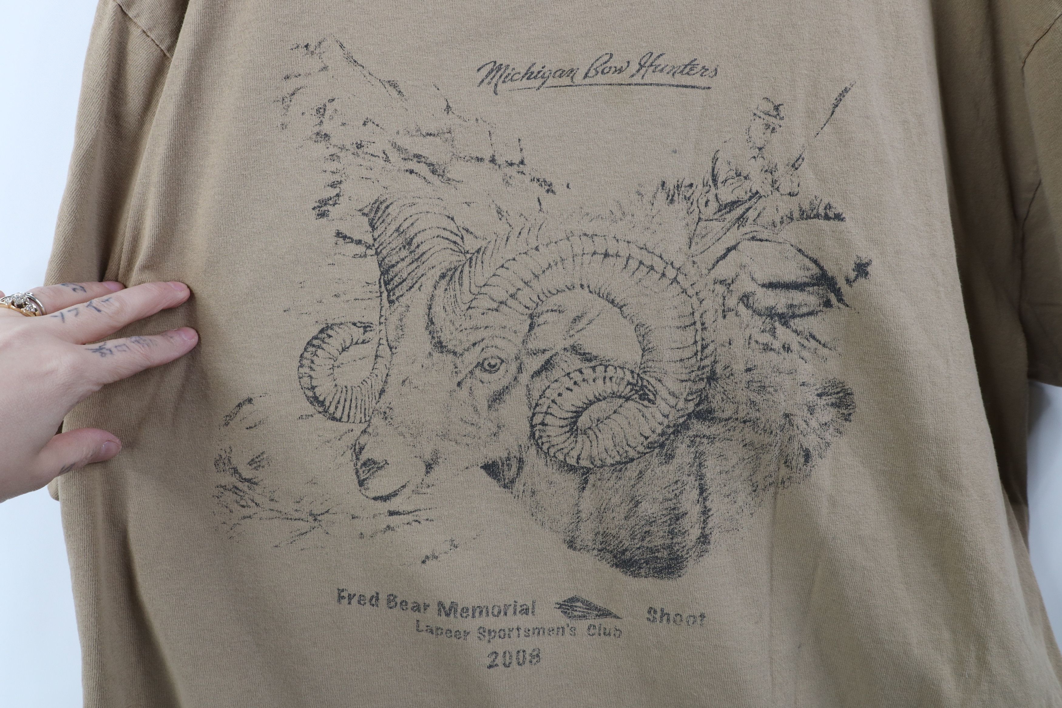 Vintage Vintage Y2K 2008 Michigan Bow Hunters Bear Shoot T-Shirt Size US XXL / EU 58 / 5 - 4 Thumbnail