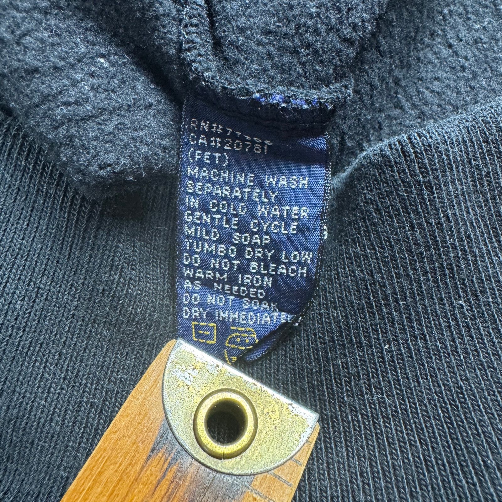 Tommy Hilfiger Vtg Tommy Hilfiger Spell Out Sweatshirt Black 90s Crewneck L Size L / US 10 / IT 46 - 5 Thumbnail