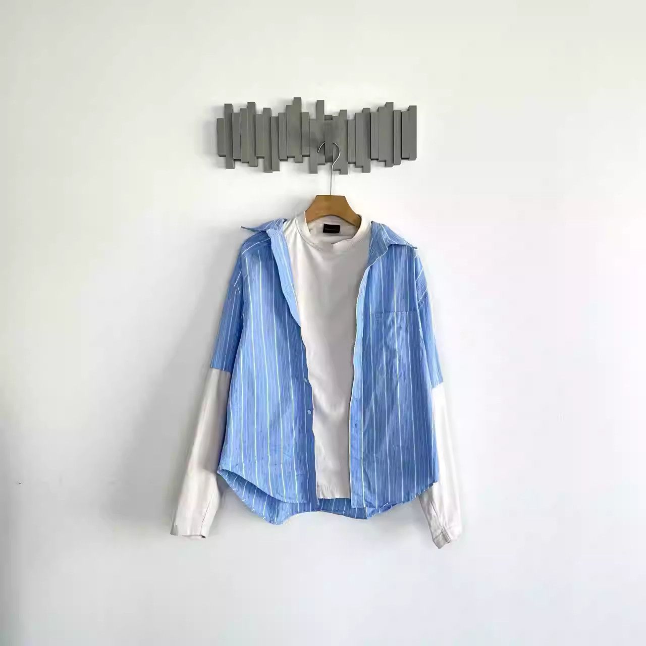 Balenciaga Balenciaga FW22 Color Matching Fake Two Striped Lapel Shirt Size US L / EU 52-54 / 3 - 1 Thumbnail