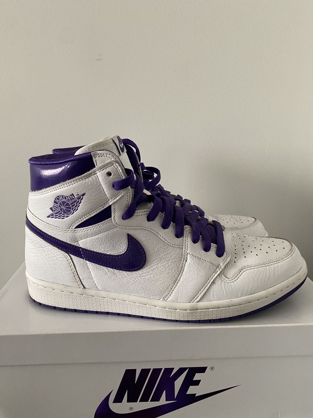 Jordan Brand × Nike Nike Jordan 1 Purple Metallics Size US 10 / EU 43 - 2 Thumbnail