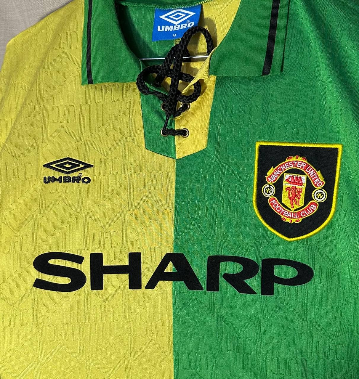Umbro Manchester United thirdCANTONA 1992/94 shirt jersey football Size US M / EU 48-50 / 2 - 3 Thumbnail