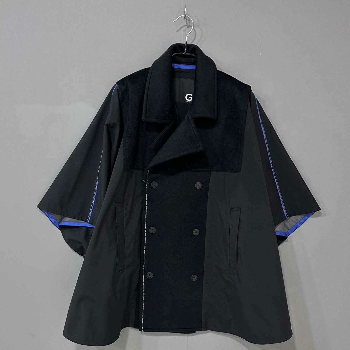 Givenchy Givenchy Black Coat M Women Size M / US 6-8 / IT 42-44 - 1 Thumbnail