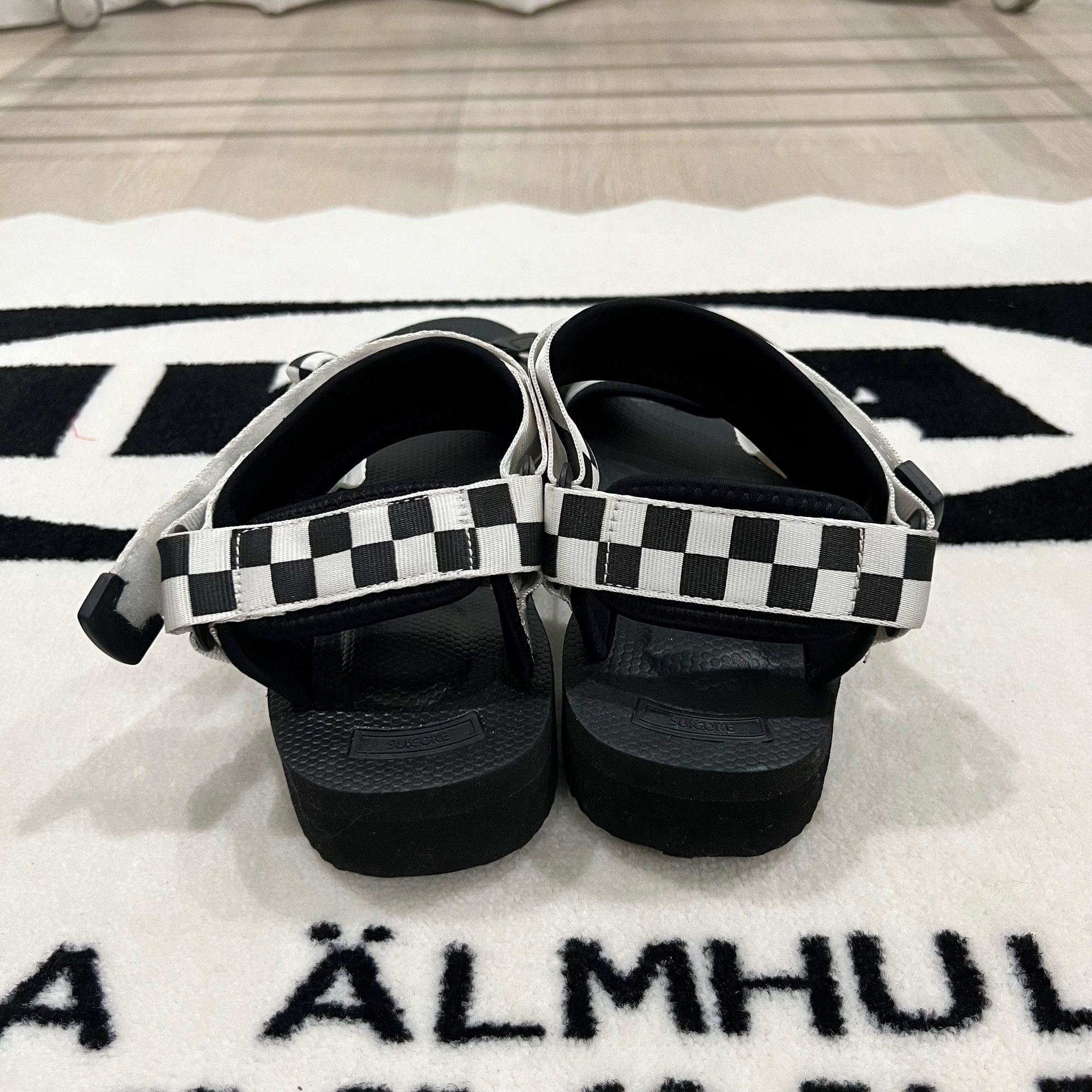 Suicoke Suicoke Men Black White Checkered Straps Vibram Sole Sandals Size US 11 / EU 44 - 7 Thumbnail