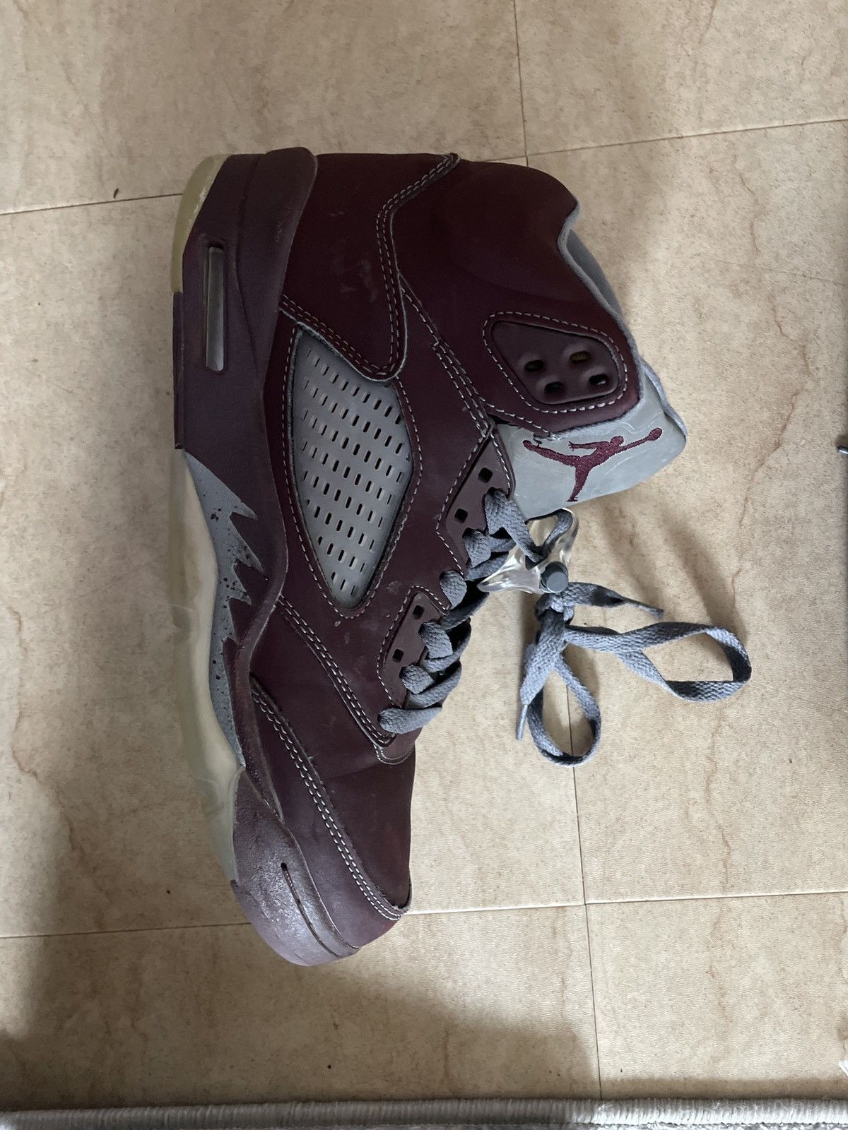 Jordan Brand Air Jordan 5 “Burgundy” 2023 Size US 8.5 / EU 41-42 - 2 Thumbnail