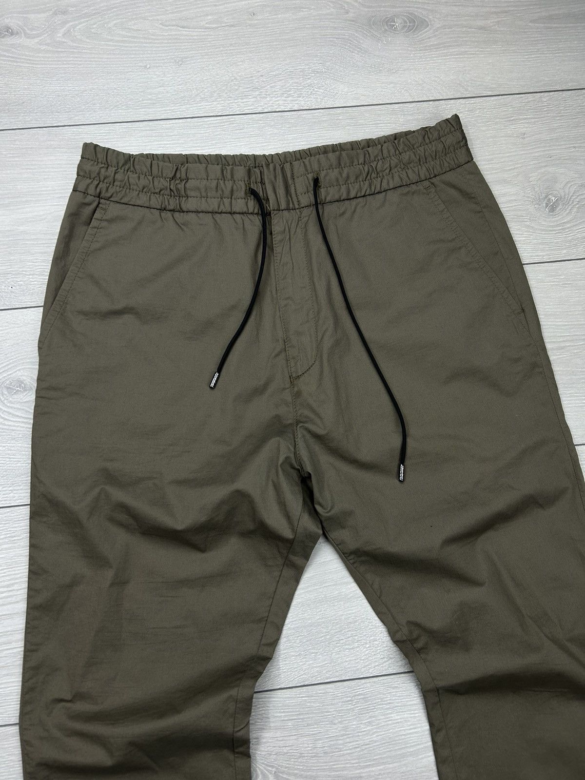 Hugo Boss Hugo Boss Casual Pant size 30 Khaki Size US 30 / EU 46 - 3 Thumbnail