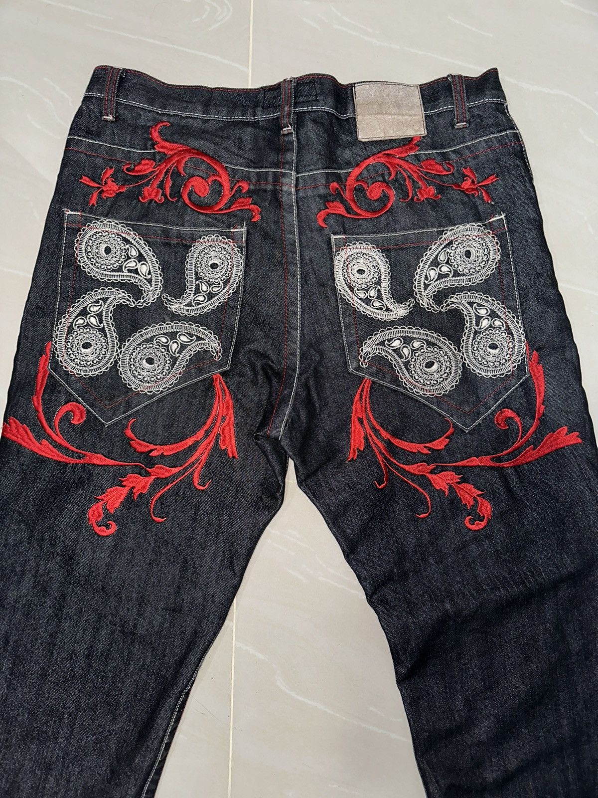 Image of Vintage Y2K Red Ape Jeans in Black, Men's (Size 36)