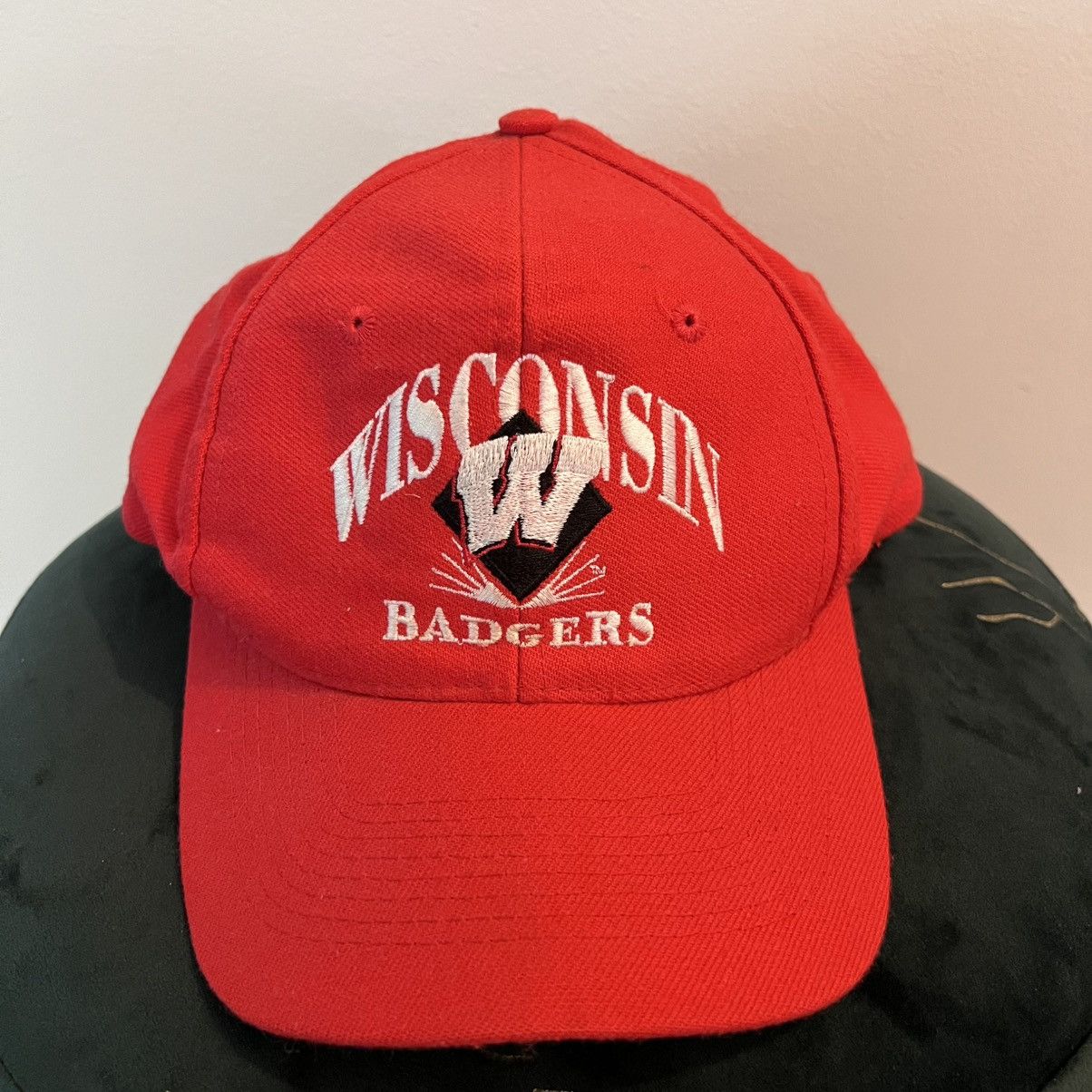 Other Vintage University of Wisconsin Badgers Red Snapback Hat Size ONE SIZE - 2 Thumbnail