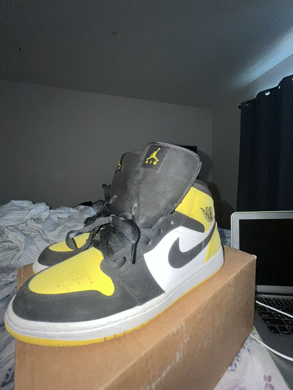 Jordan Brand Yellow toe jordan 1s Size US 11 / EU 44 - 4 Thumbnail