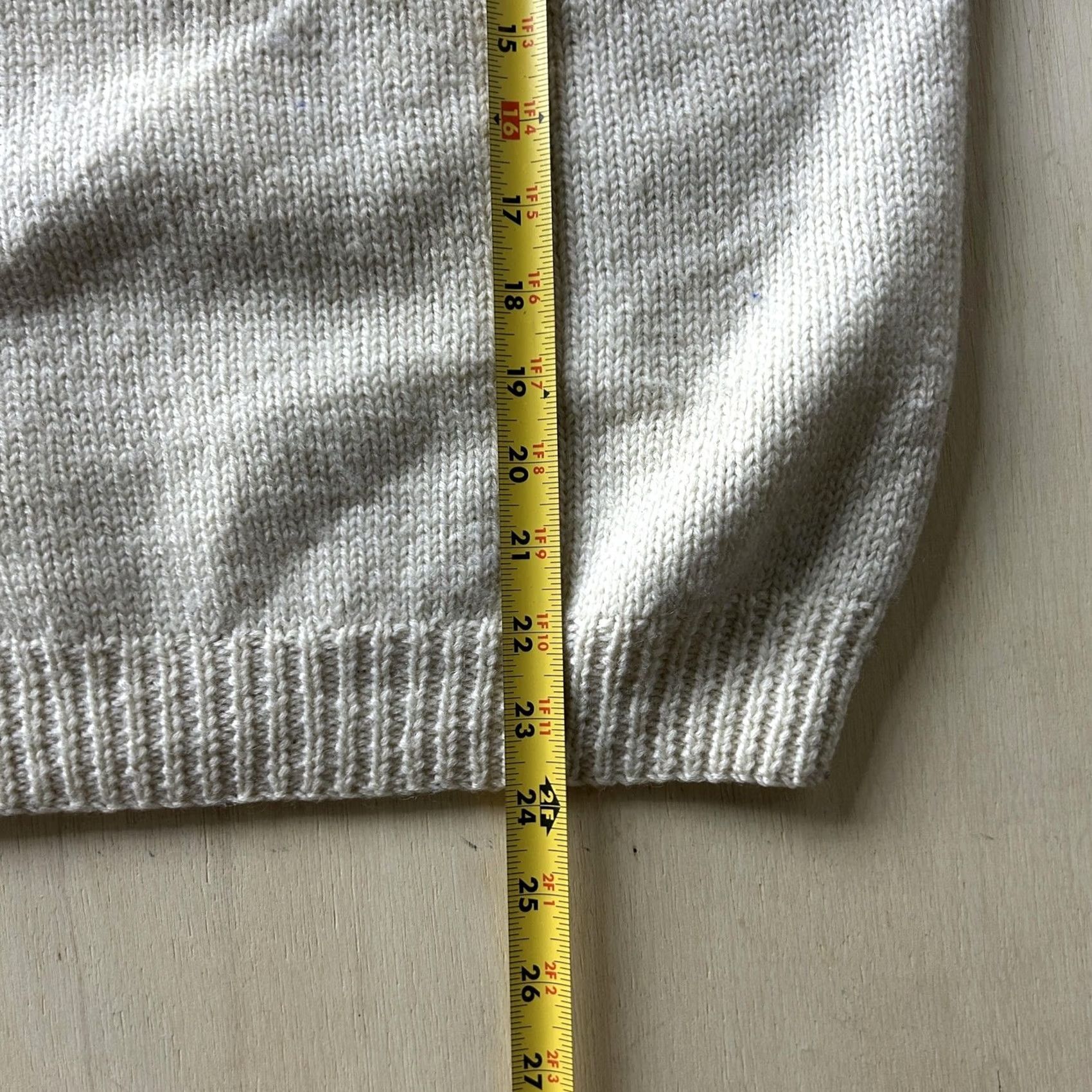 Vintage Vintage Robert Scott Ltd Sweater Womens 36 White Cable-Knit Wool Pullover Crew Neck Pullover Knit Size 36 Womens Cushioned Warm Casual Fall Winter Size XS / US 0-2 / IT 36-38 - 4 Thumbnail