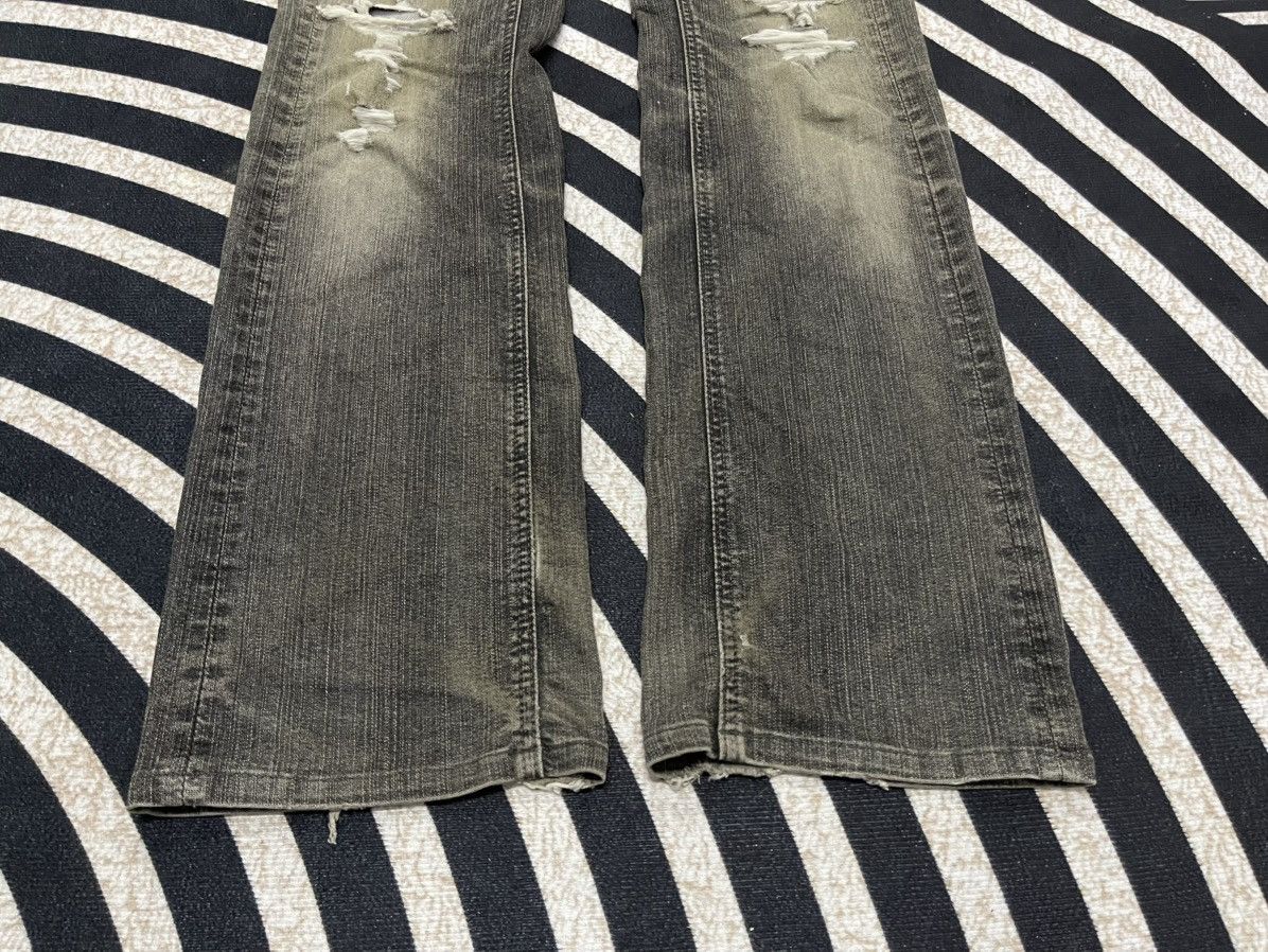 If Six Was Nine 2000s IFSIXWASNINE INSPIRED DISTRESSED FLARE JEANS Size US 30 / EU 46 - 4 Thumbnail