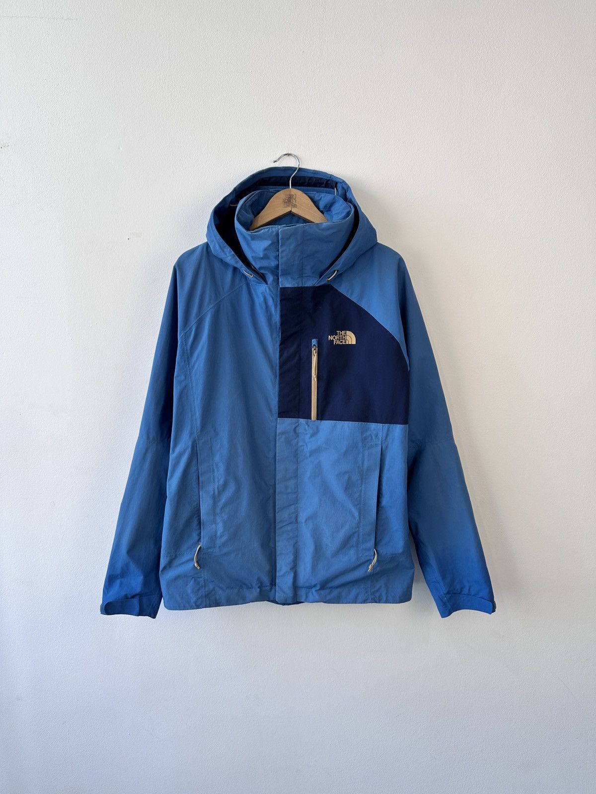 The North Face The North Face Gore-Tex Jacket Men's Size L GoreTex TNF Size US L / EU 52-54 / 3 - 1 Thumbnail