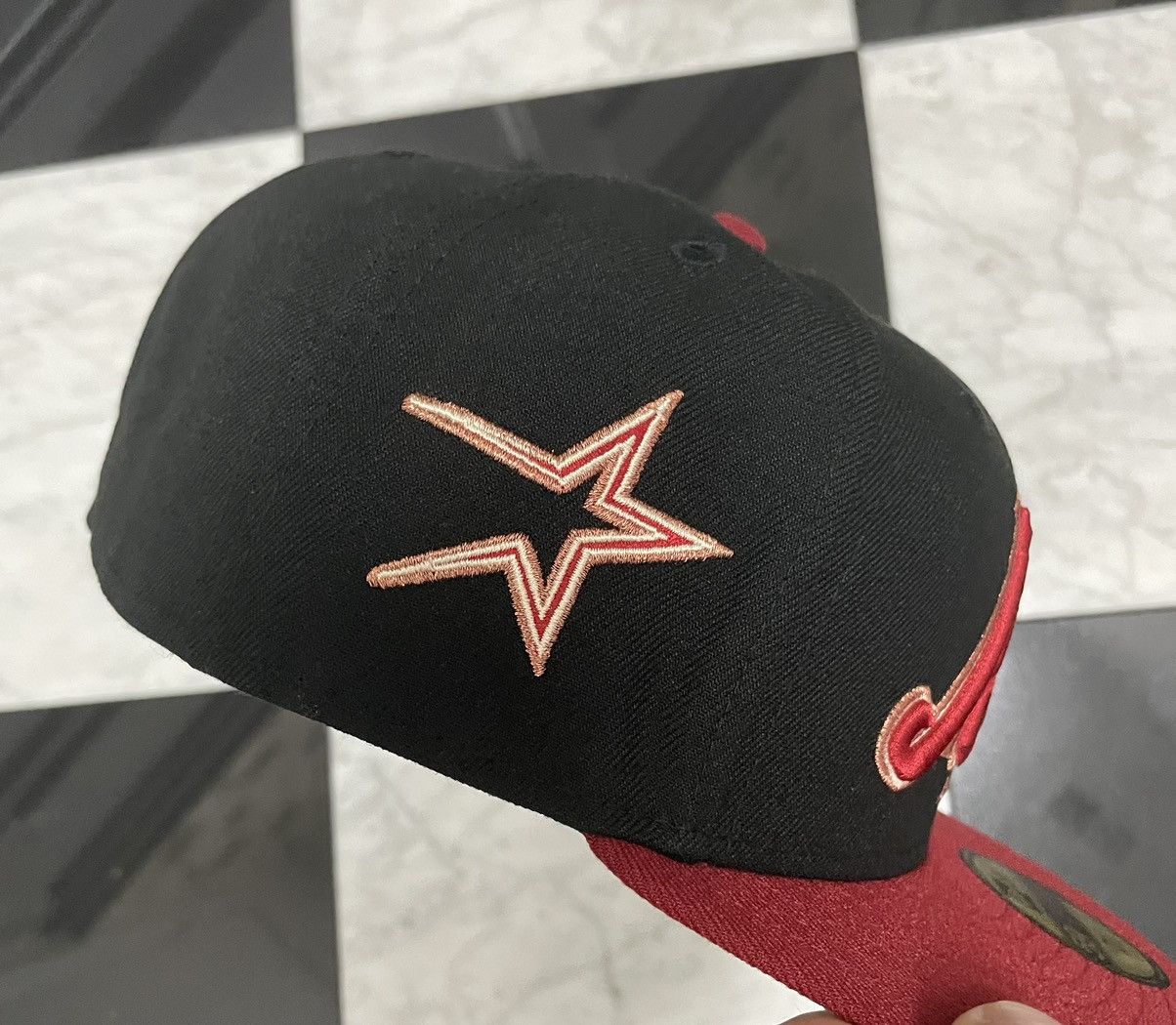 New Era 🔥 Exclusive Astros fitted 7 7/8 Size ONE SIZE - 2 Thumbnail