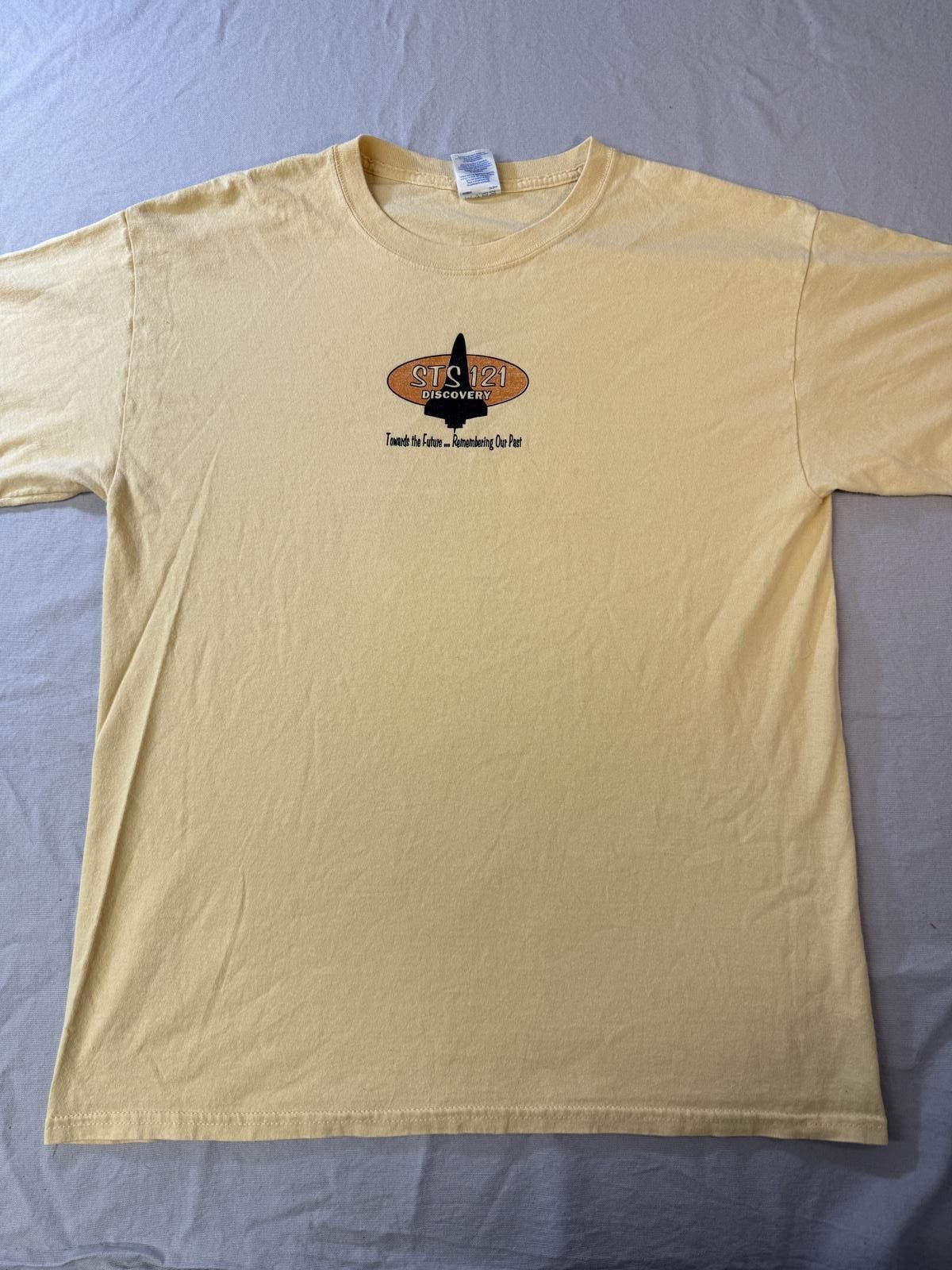 Gildan NASA Space Shuttle T-shirt Discovery STS 121 Tee - L Size US L / EU 52-54 / 3 - 2 Thumbnail