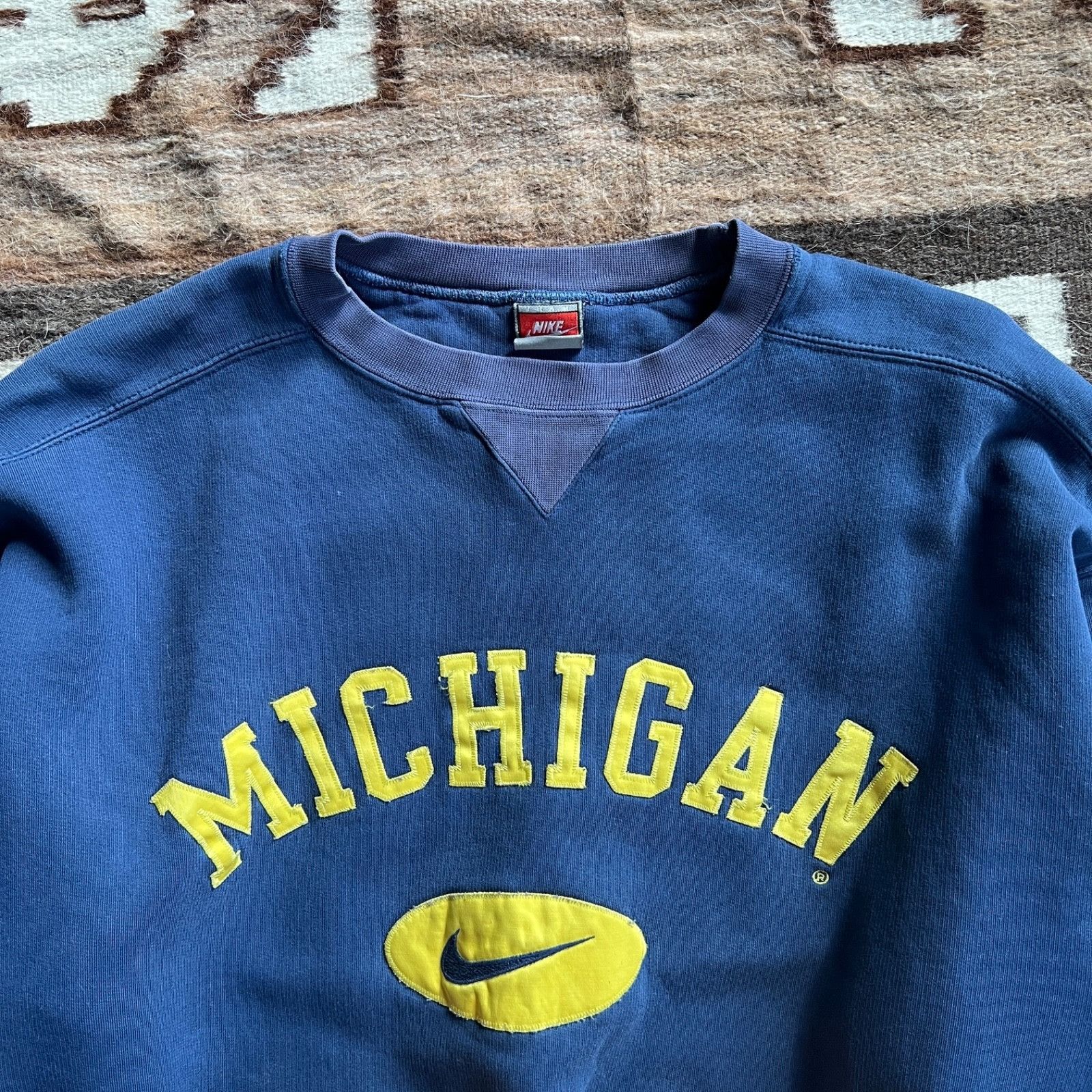 Nike Vintage Nike Michigan Wolverines Sweatshirt 9533AC Size US L / EU 52-54 / 3 - 2 Thumbnail