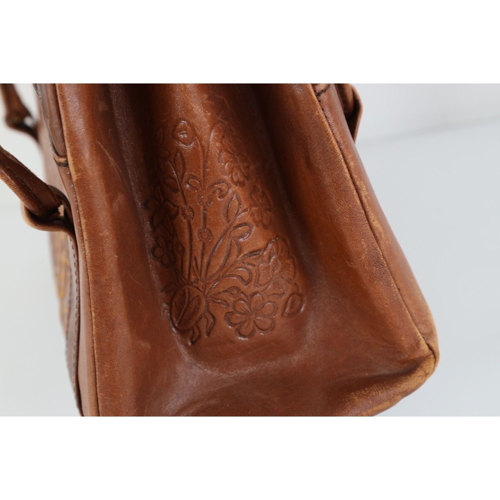 Vintage Vintage 60s 70s Boho Chic Hand Tooled Leather Flower Purse Size ONE SIZE - 5 Thumbnail