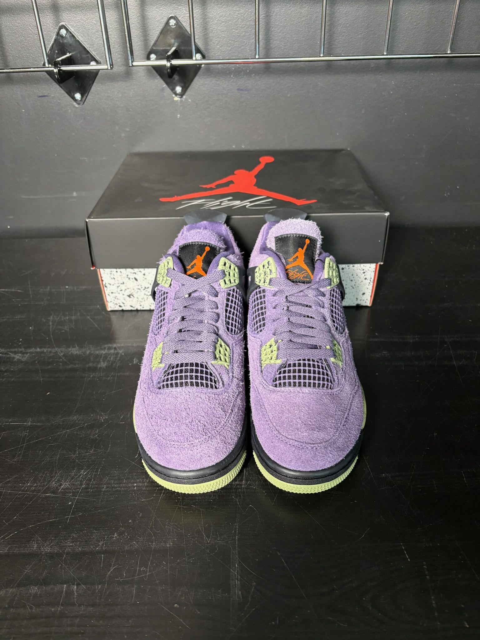 Jordan Brand Air Jordan 4 Retro "Canyon Purple" (WMNS) - Size 7.5 Size US 7.5 / IT 37.5 - 4 Thumbnail