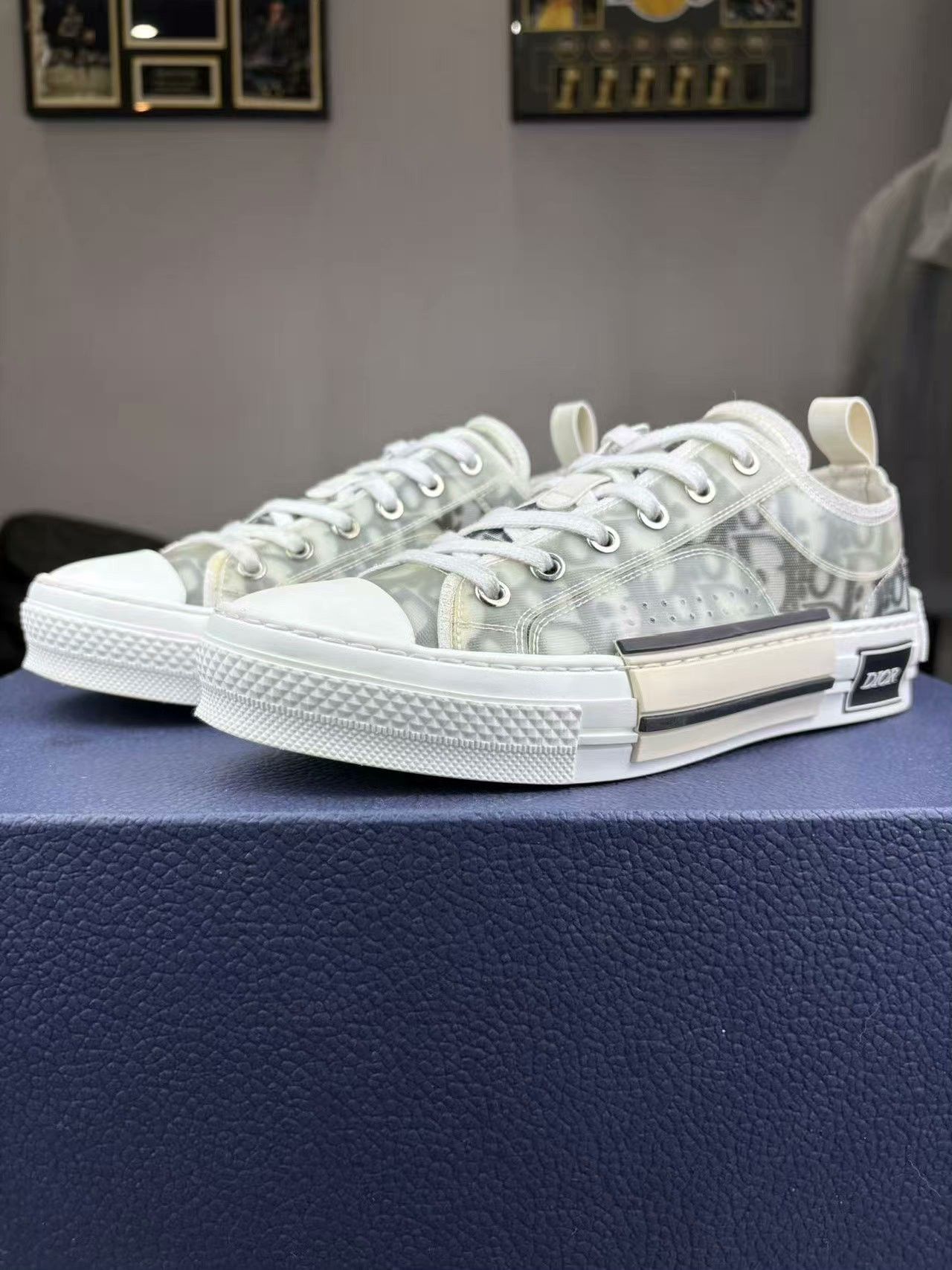 Dior Dior White Lowtop Sneakers us_7-5 Women Size US 7.5 / IT 37.5 - 1 Thumbnail
