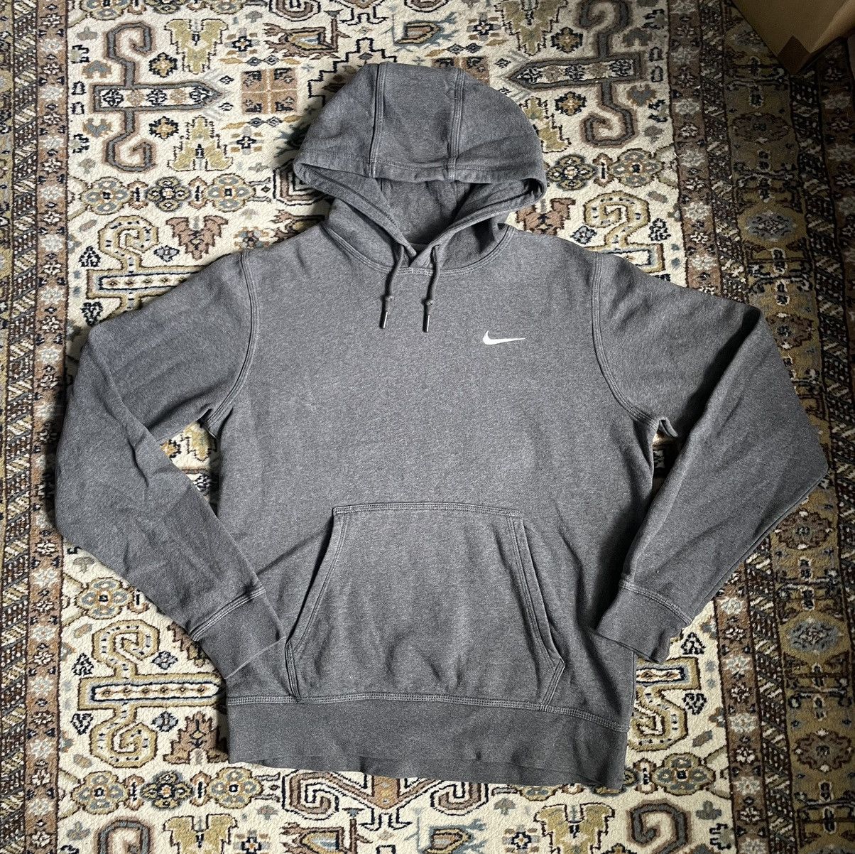 Nike × Vintage Vintage Embroidered Nike Hoodie Size US M / EU 48-50 / 2 - 1 Thumbnail