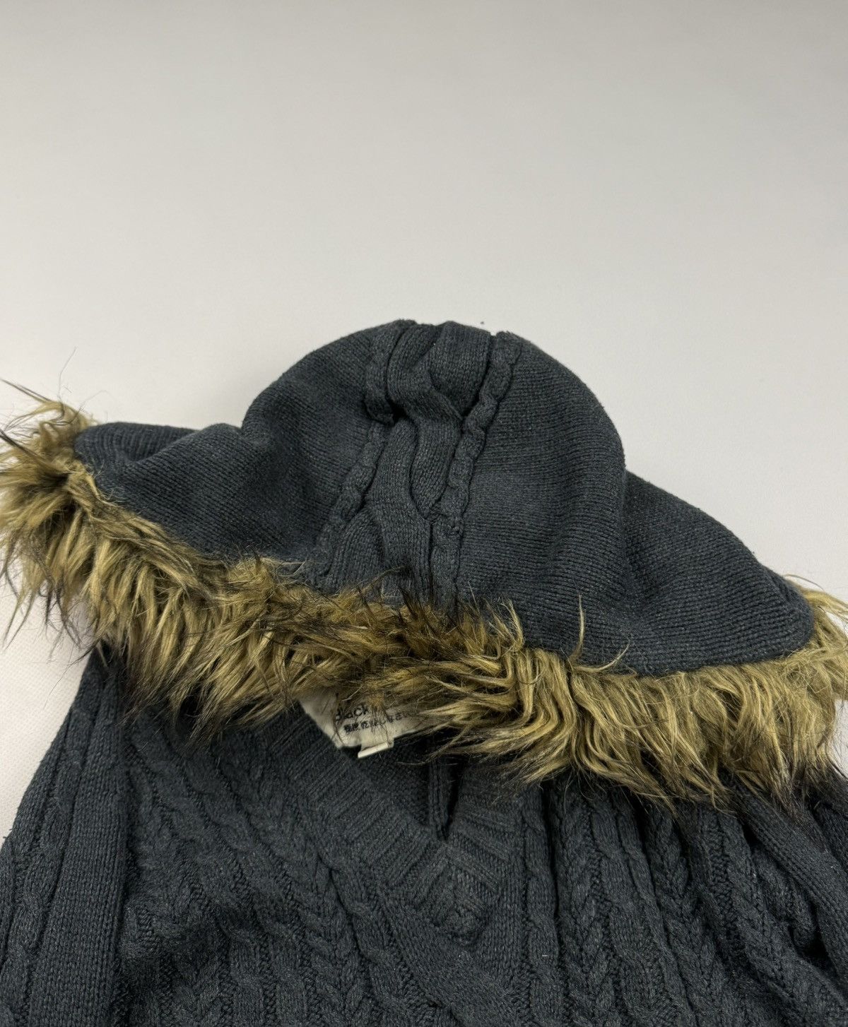 Le Grande Bleu (L.G.B.) Superdry Japanese Abercrombie Y2K Beauty Fur Sweater Size M / US 6-8 / IT 42-44 - 6 Thumbnail