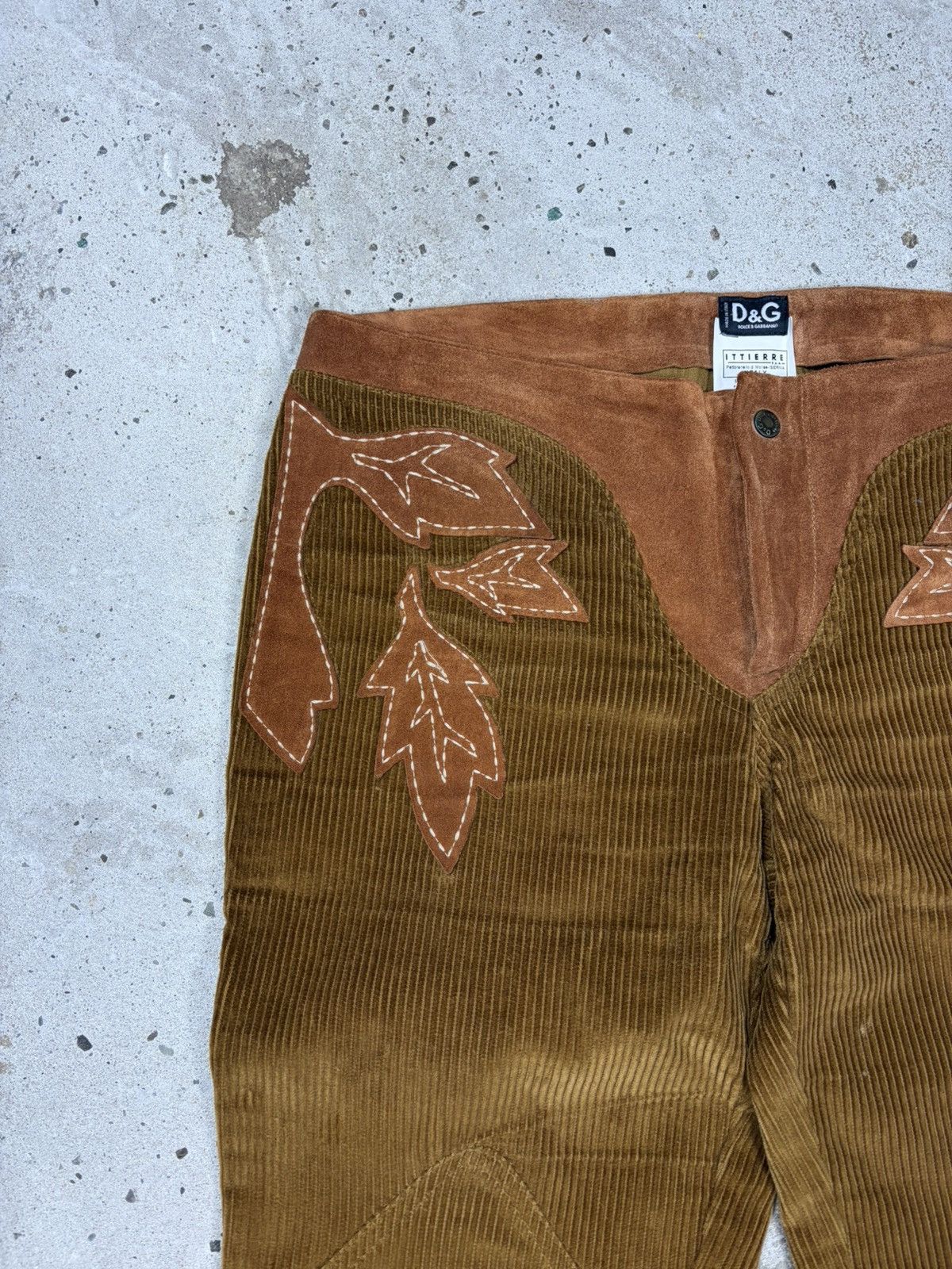 Dolce & Gabbana 2000s Dolce & Gabbana Corduroy Bootcut Pants Suede Leaves Size 30" / US 8 / IT 44 - 8 Thumbnail