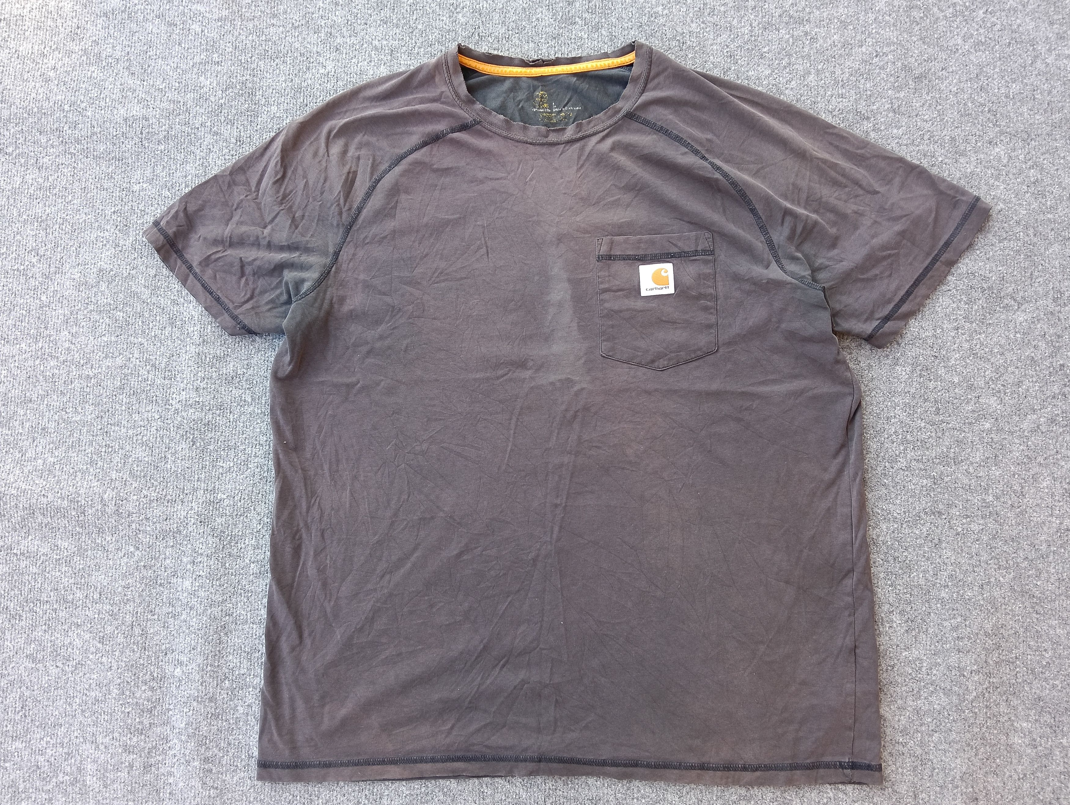 Carhartt Carhartt Distressed & Faded Rare Vintage Workwear Tee Size US L / EU 52-54 / 3 - 1 Thumbnail