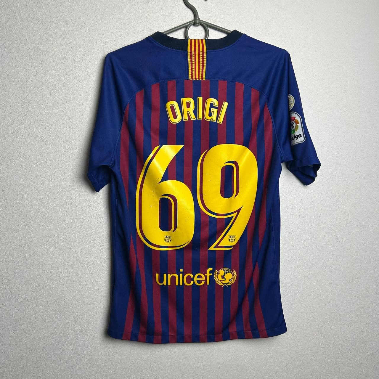 Nike Mens Nike FC Barcelona 2018 Origi player soccer jersey Size US S / EU 44-46 / 1 - 11 Thumbnail