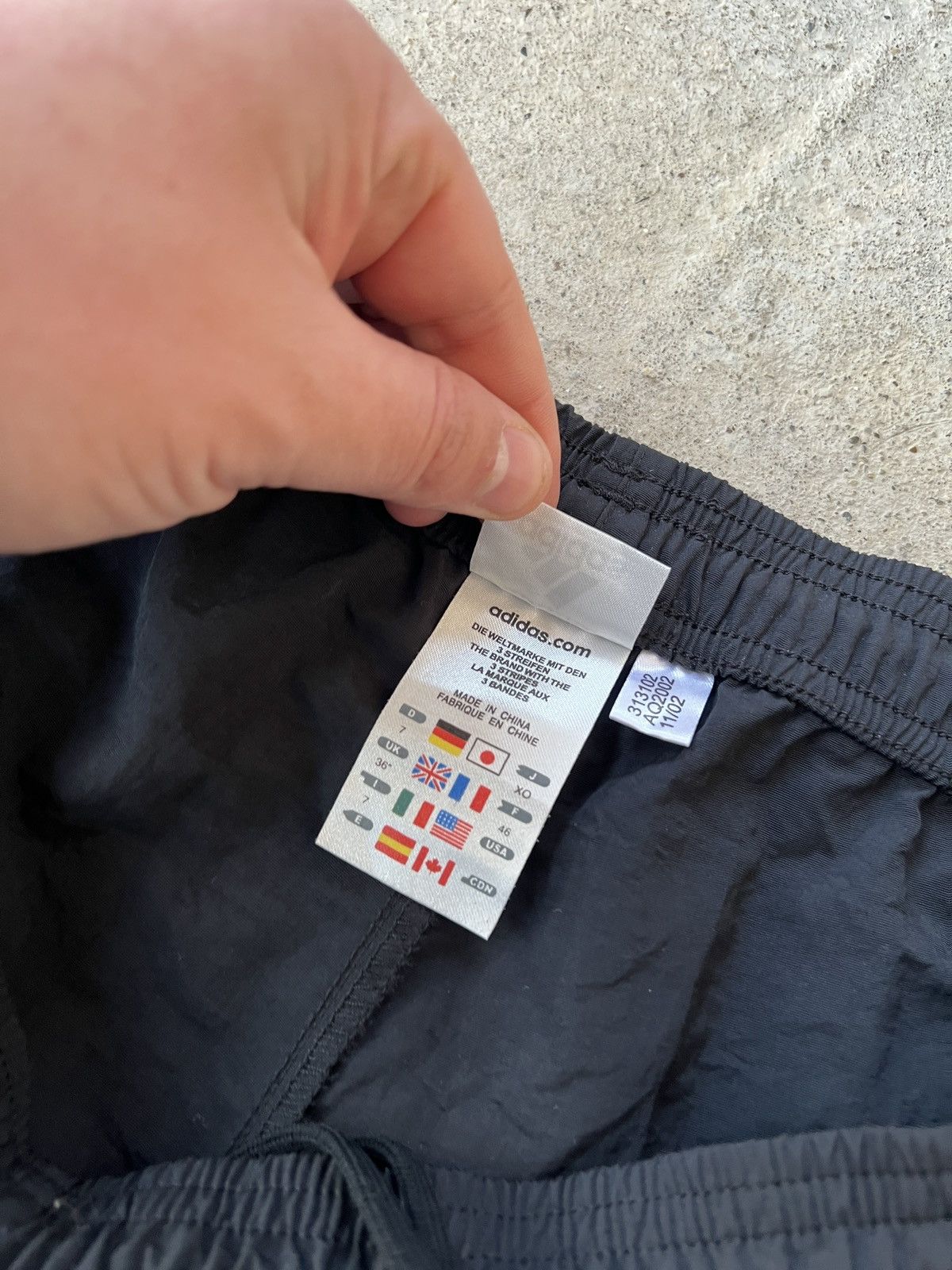 Adidas Adidas Vintage Shorts Size US 36 / EU 52 - 3 Thumbnail