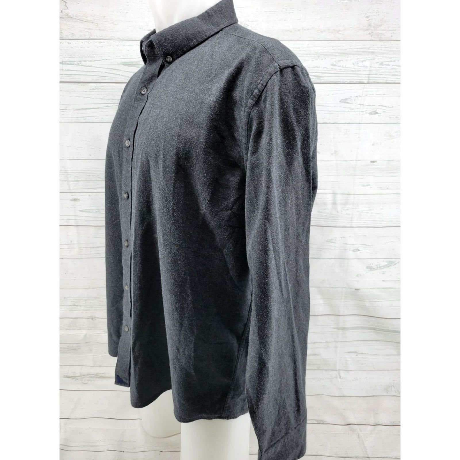 UNTUCKit UNTUCKit Long Sleeve Button Up Shirt Gray Charcoal Cotton Men’s XXL Regular Size Shirt Button-Up Casual Vintage No N/A Size US XXL / EU 58 / 5 - 2 Thumbnail