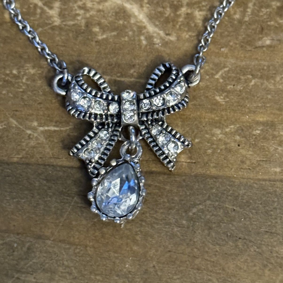 Other Avon marcasite/rhinestone bow necklace and earrings set Size ONE SIZE - 5 Thumbnail