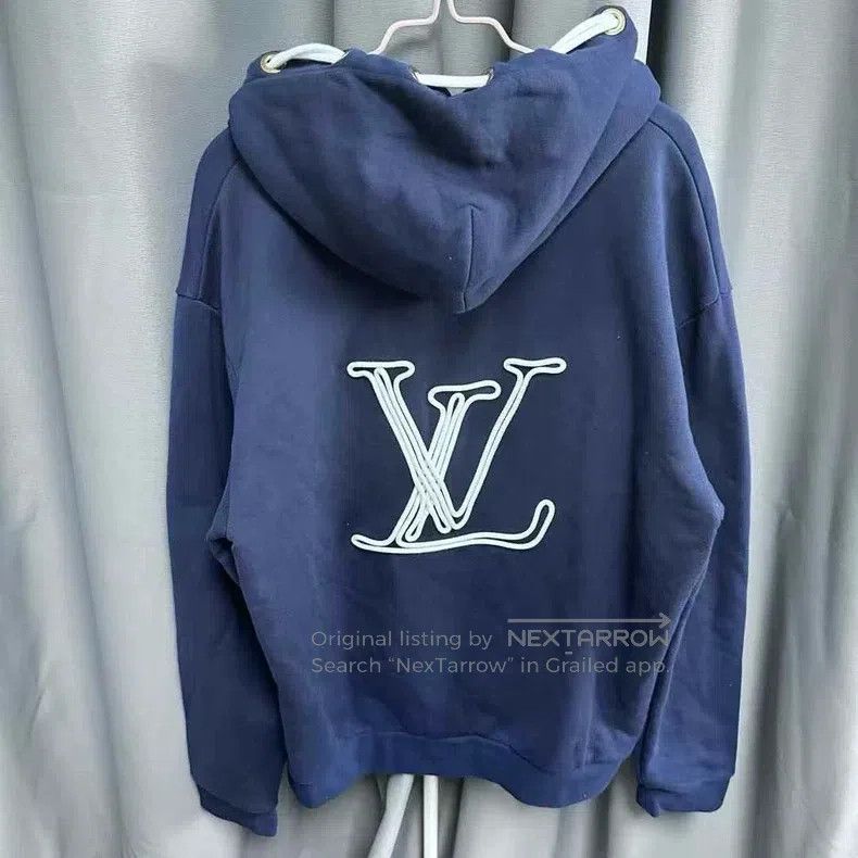Louis Vuitton Louis Vuitton SS24 logo graphic casual drawstring hooded s Size US M / EU 48-50 / 2 - 2 Thumbnail