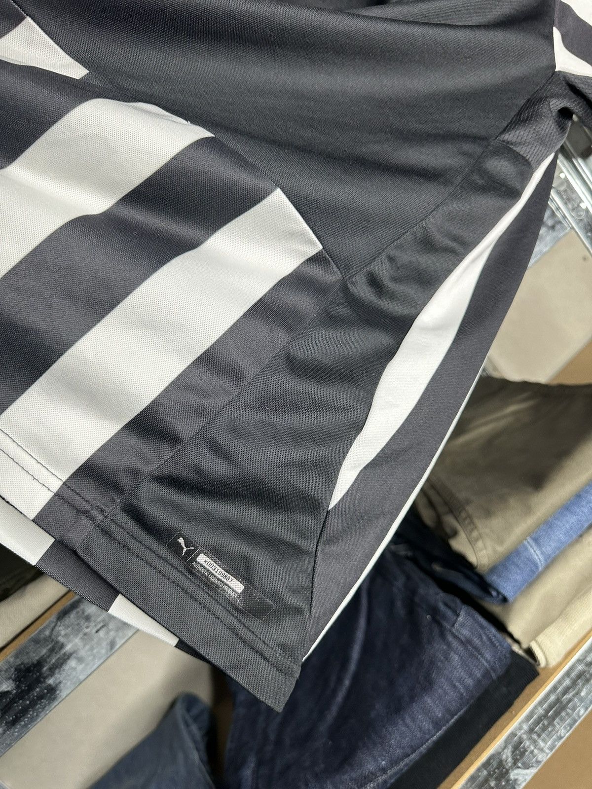 Puma 2014-2015 Newcastle United Puma Home Jersey Football Shirt Size US M / EU 48-50 / 2 - 19 Thumbnail