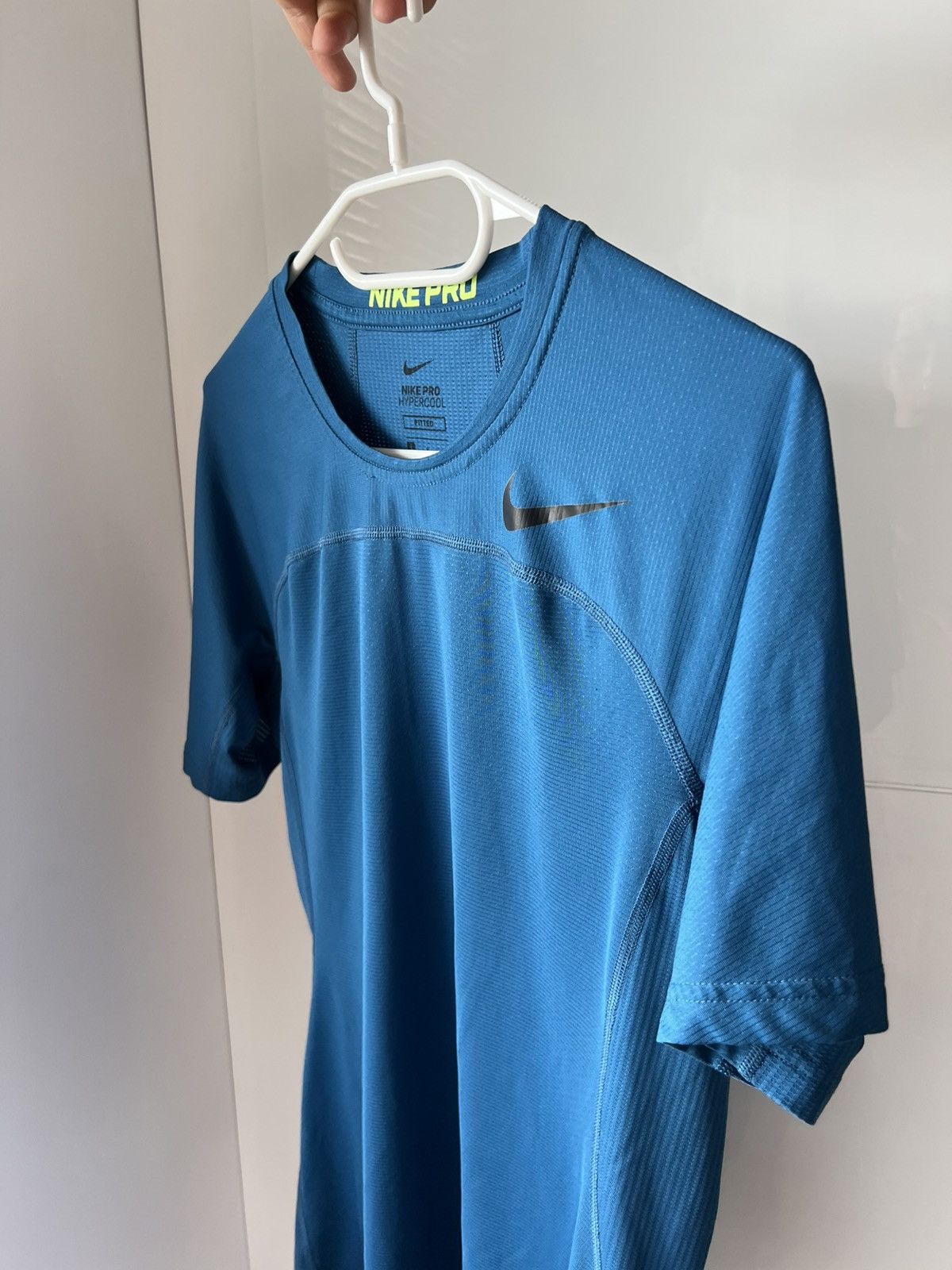 Nike ‼️Nike Pro Combat Hypercool Pitted Onyx Tyle Gym T-Shirt‼️ Size US S / EU 44-46 / 1 - 5 Thumbnail