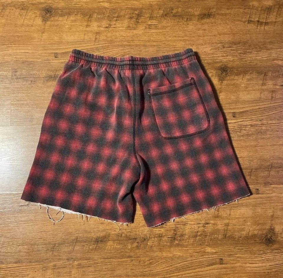 Urban Outfitters Urban Outfitters Red and Black Plaid Sweat Shorts Size US 32 / EU 48 - 4 Thumbnail