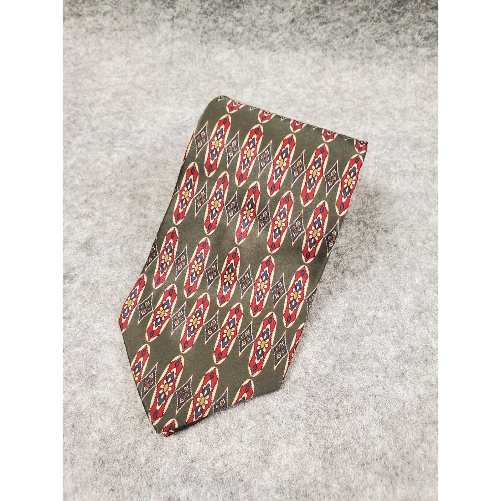 Bill Blass Vintage Men's Bill Blass Silk Necktie Retro Print Size ONE SIZE - 1 Thumbnail