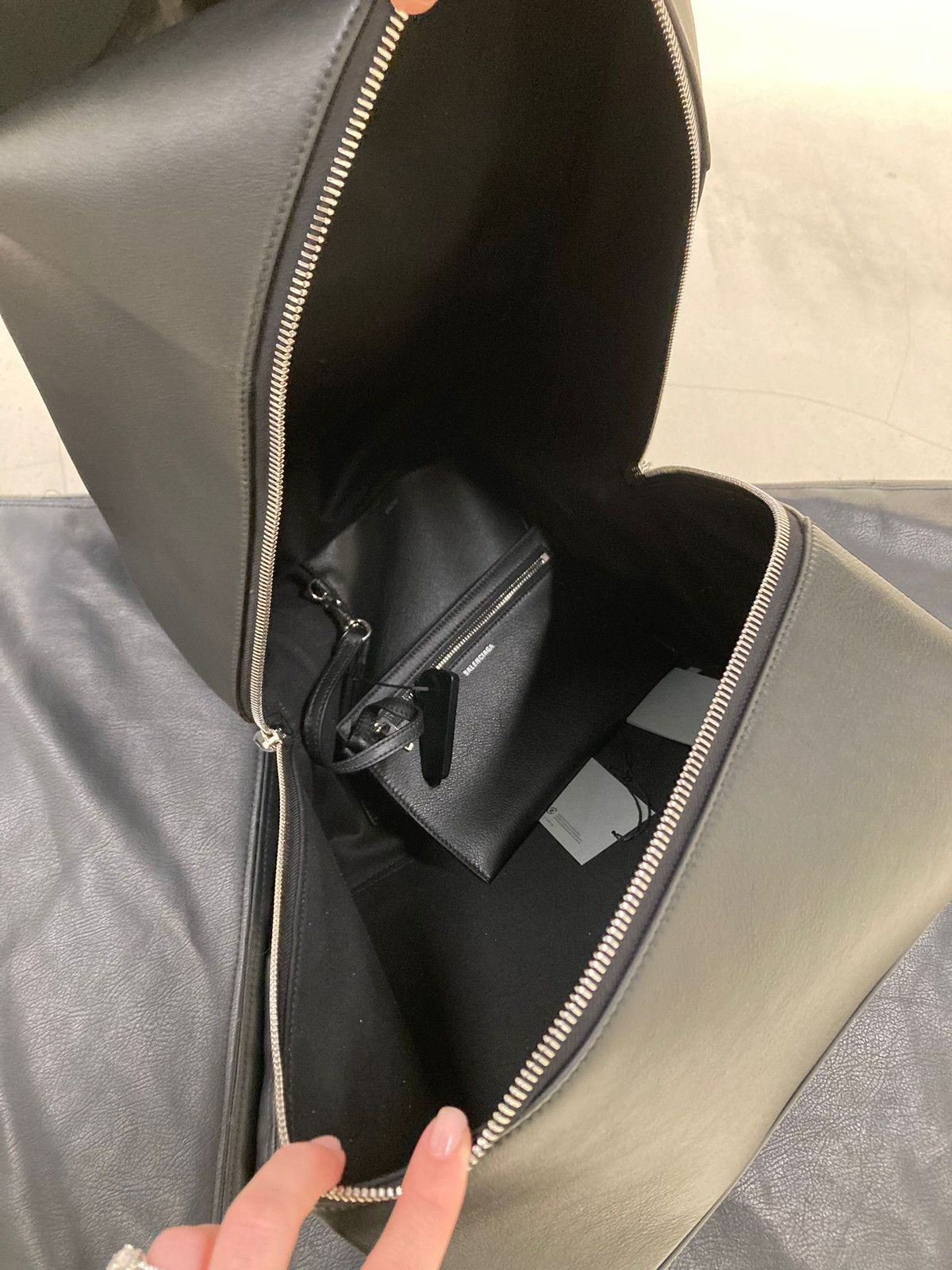 Adidas × Balenciaga 🔥LIMITED🔥 Large 4x4 Bag Size ONE SIZE - 3 Thumbnail