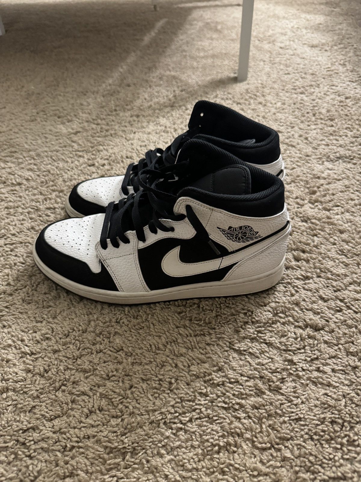 Jordan Brand jordan 1 mid tuxedo Size US 10.5 / EU 43-44 - 1 Thumbnail