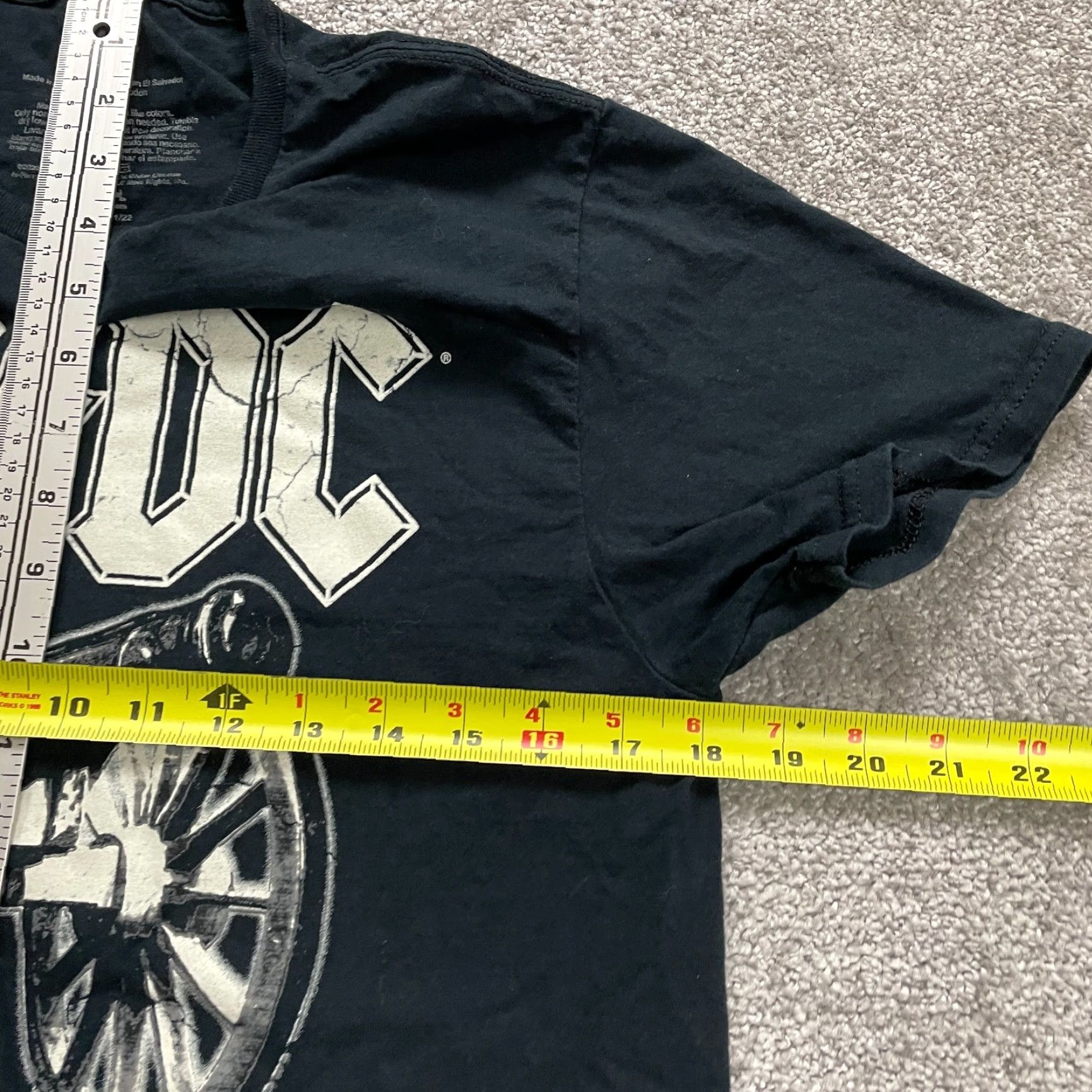 Vintage ACDC Crew Neck T-Shirt Unisex Medium Black Graphic Short Sleeve 100% Cotton Tee Size US M / EU 48-50 / 2 - 7 Thumbnail