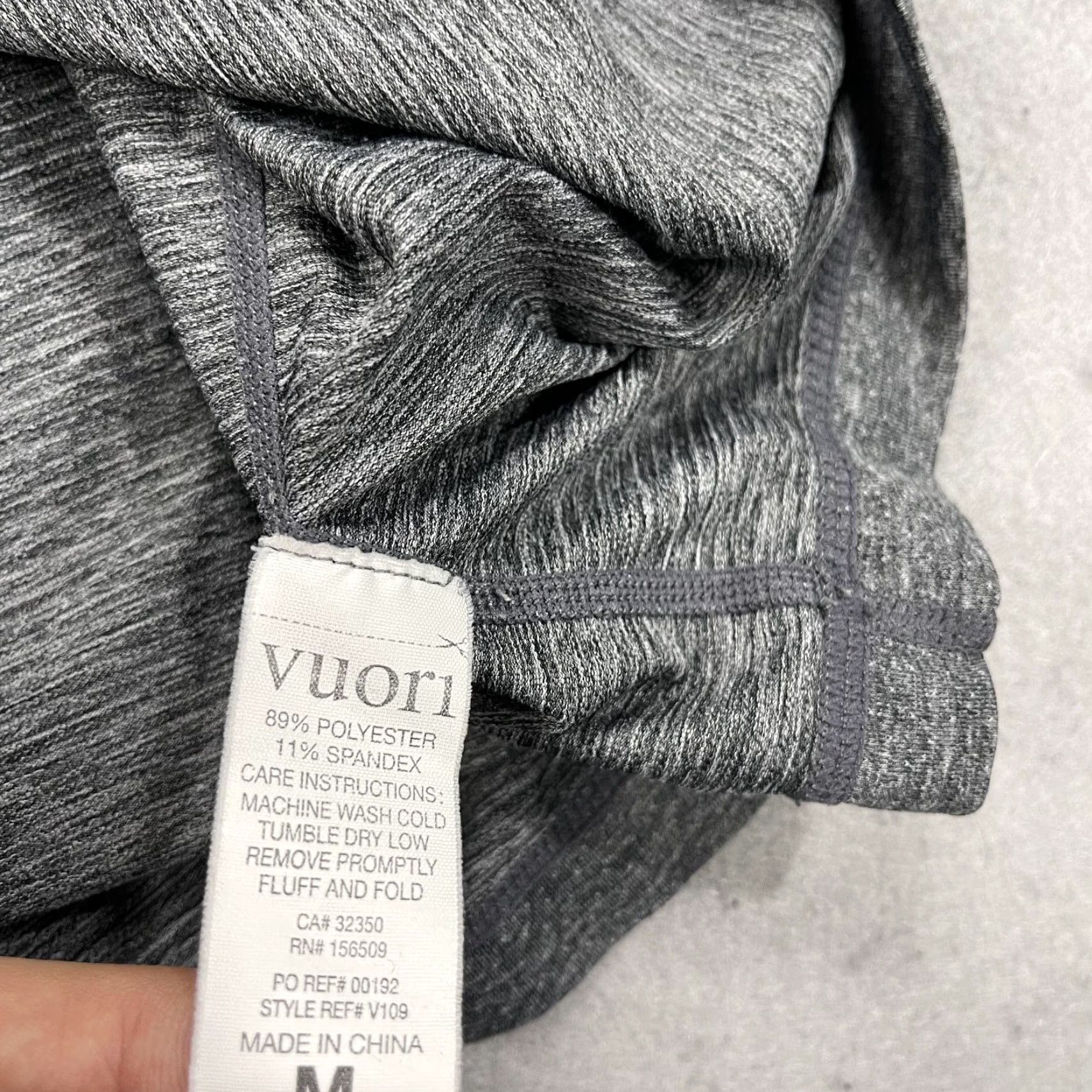 Vuori Vuori Shirt Mens Medium Gray Tradewind Performance Tee Pocket Gym Workout Logo Shirt Size US M / EU 48-50 / 2 - 4 Thumbnail