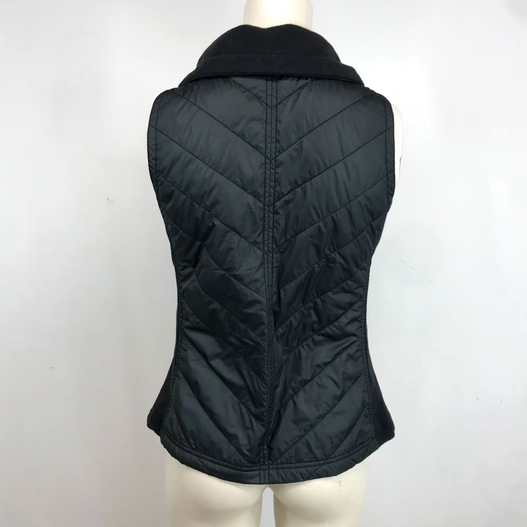 Vintage COLUMBIA WOMEN'S XS BLACK QUILTED FULL ZIP VEST Size XS / US 0-2 / IT 36-38 - 5 Thumbnail
