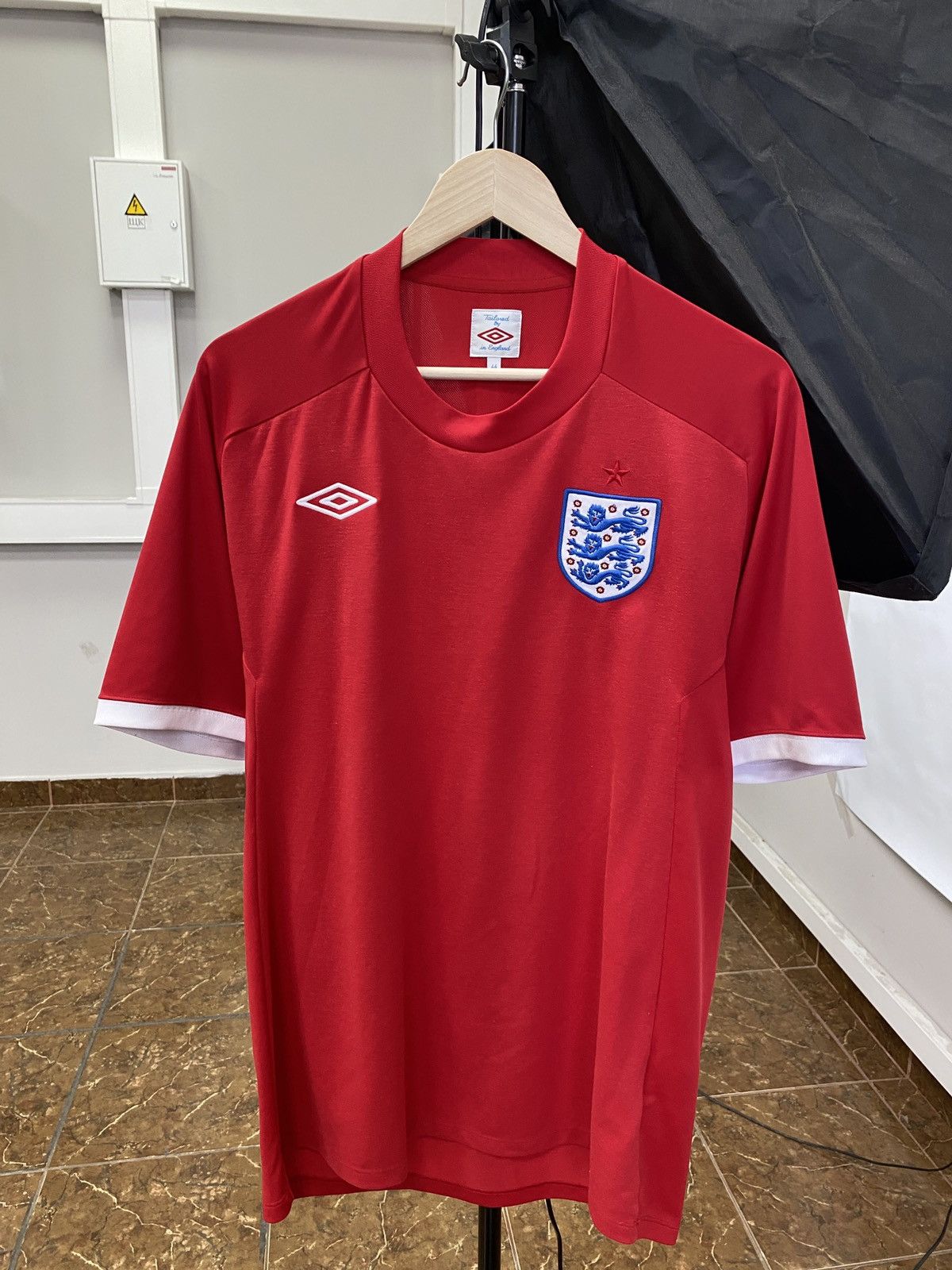 Umbro 🏴󠁧󠁢󠁥󠁮󠁧󠁿 England Umbro 2016 Soccer Jersey Training Rare Retro Hype Size US L / EU 52-54 / 3 - 1 Thumbnail