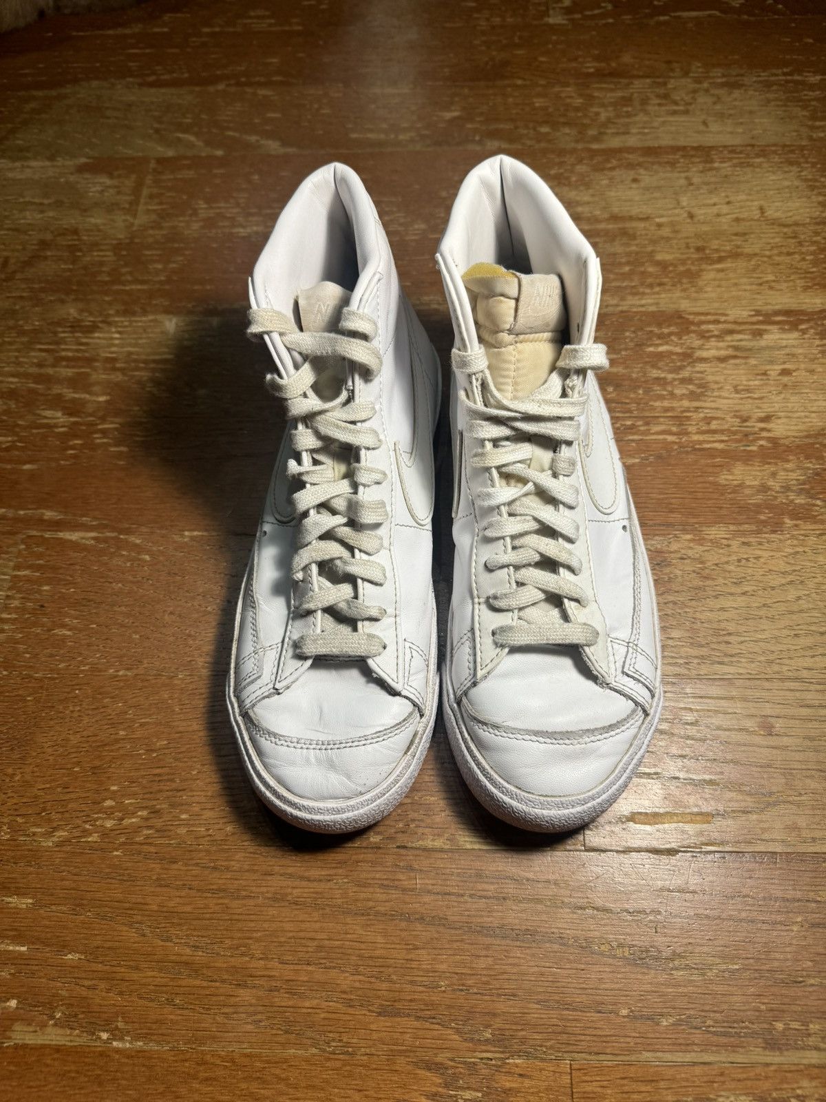 Nike 2022 Womens Nike Blazer 77 Vintage Mid Triple White Size US 8 / IT 38 - 2 Thumbnail