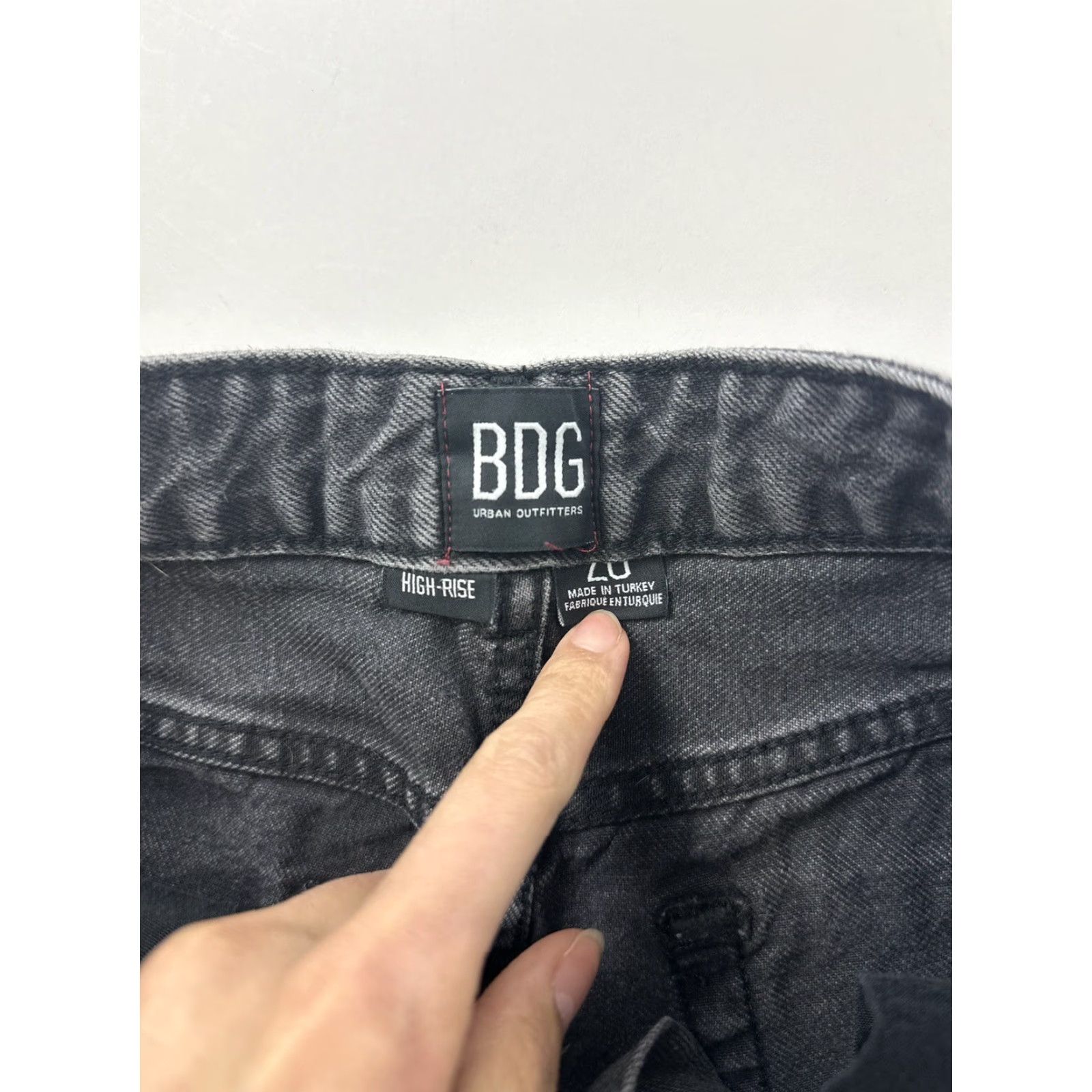 Bdg VINTAGE BDG Jeans Women’s 26 Black Mom High Rise Taper Urban Outfitters Size 26" / US 2 / IT 38 - 3 Thumbnail