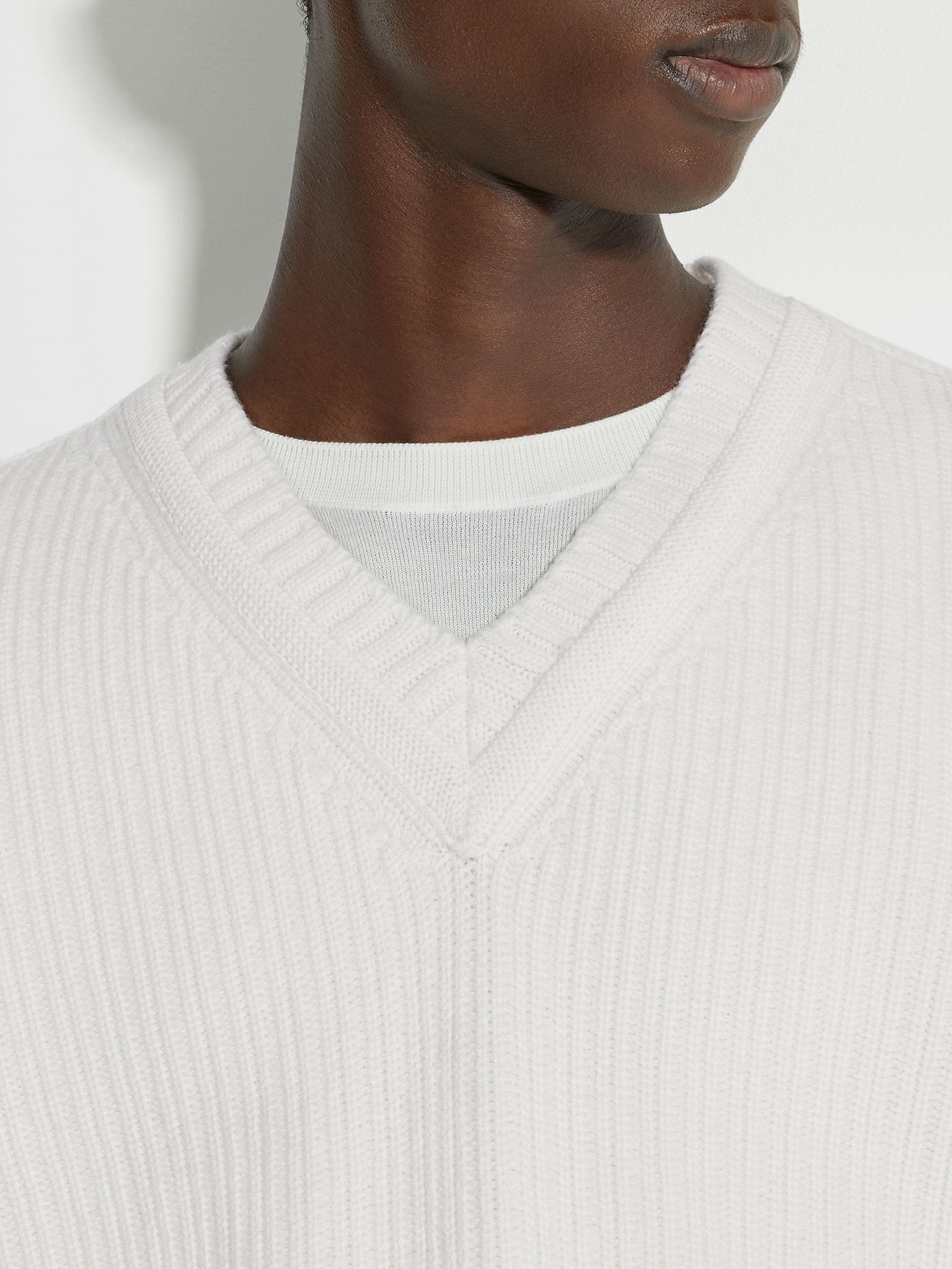 Ermenegildo Zegna o1s1rm0225 RUDQ8 Vest in White Size US L / EU 52-54 / 3 - 2 Thumbnail