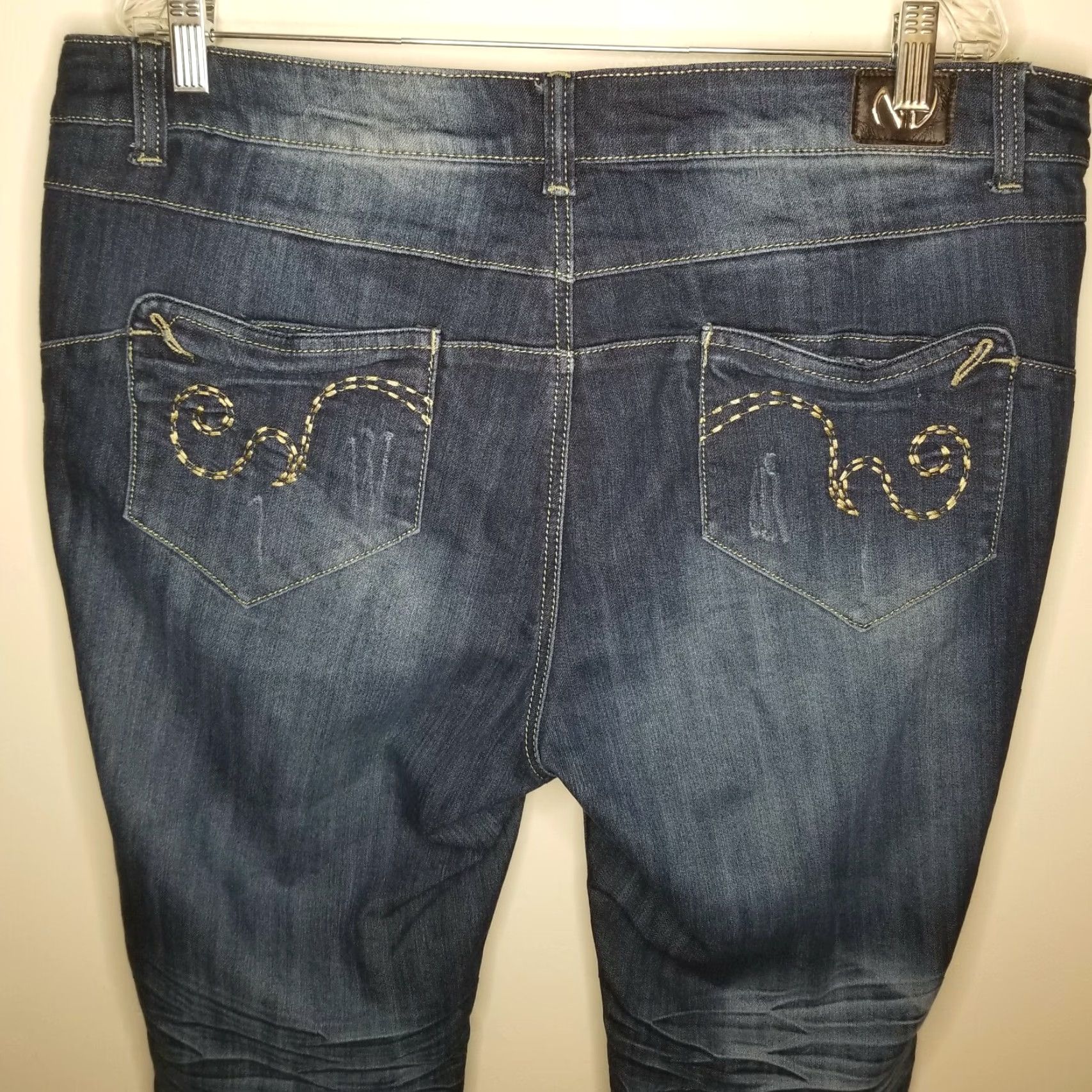 Vintage NV Jeans Womens 18 Plus Size Blue Small Tear Near Pocket Womens Size 40" / US 18 - 6 Thumbnail