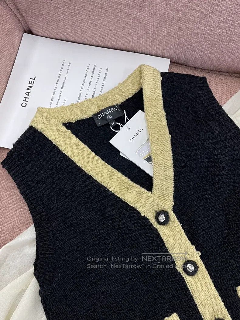 Chanel Chanel 24K yellow stitched black vest jacket Size XXS / US 00 / IT 34 - 2 Thumbnail