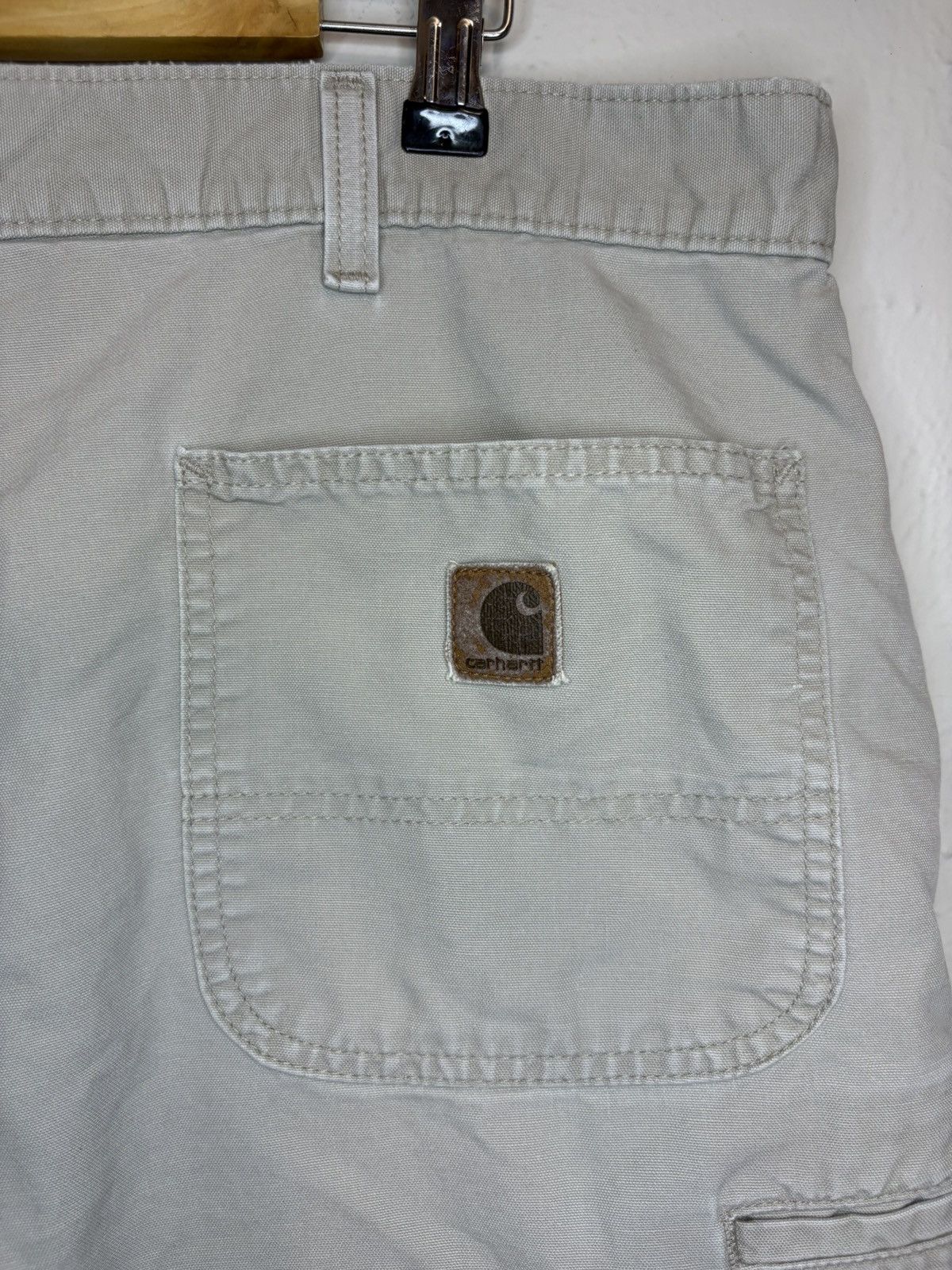 Carhartt VTG Carhartt tan cargo shorts size 36w Size US 36 / EU 52 - 2 Thumbnail