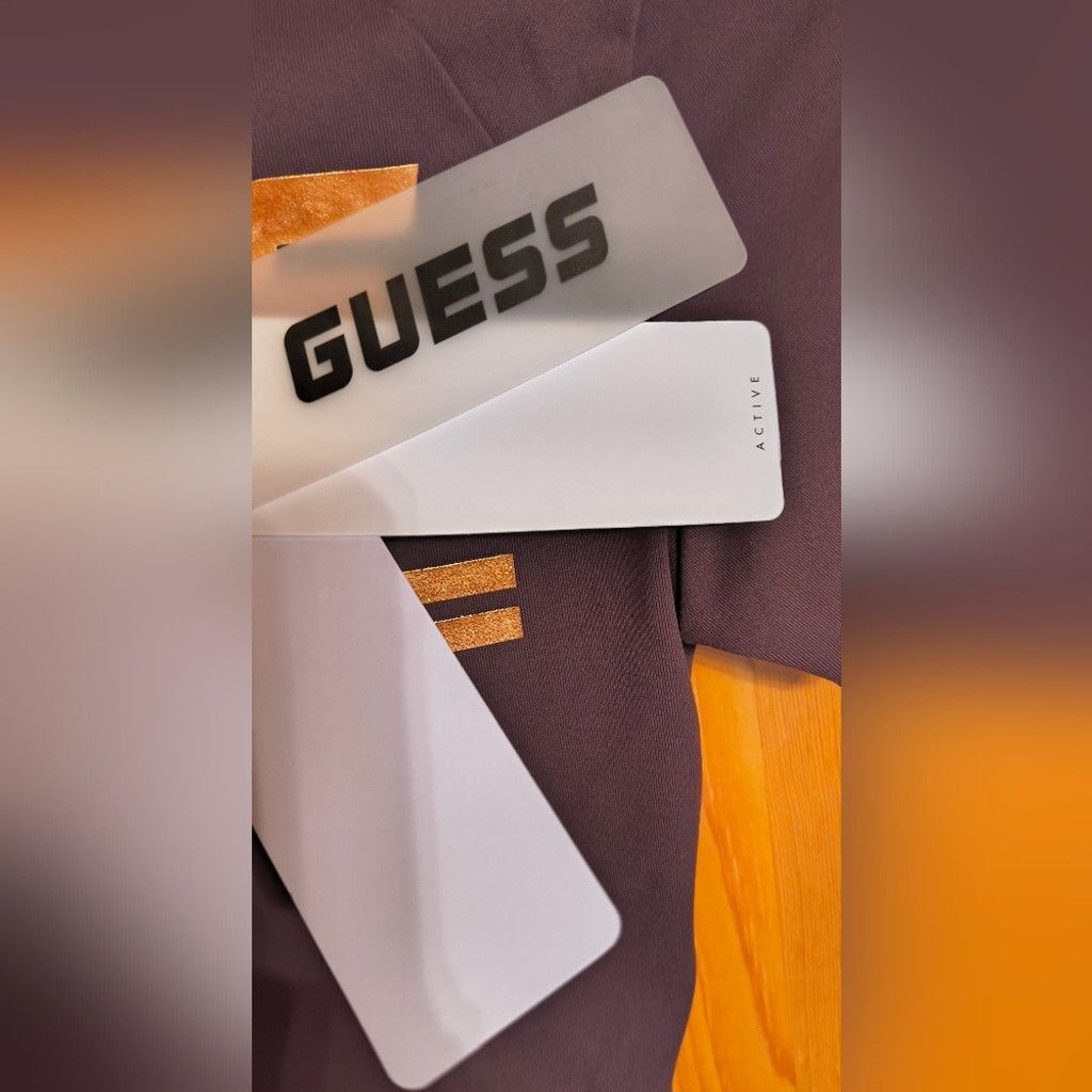 Guess GUESS Metallic Logo Short Sleeve Crop Top NWT Size XS / US 0-2 / IT 36-38 - 3 Thumbnail