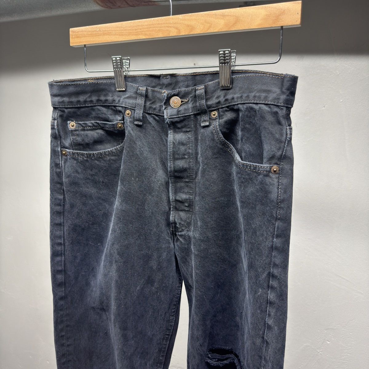 Levi's 90s Levi's 501 Black Distressed Jeans ERD Grunge Chrome Size US 30 / EU 46 - 3 Thumbnail