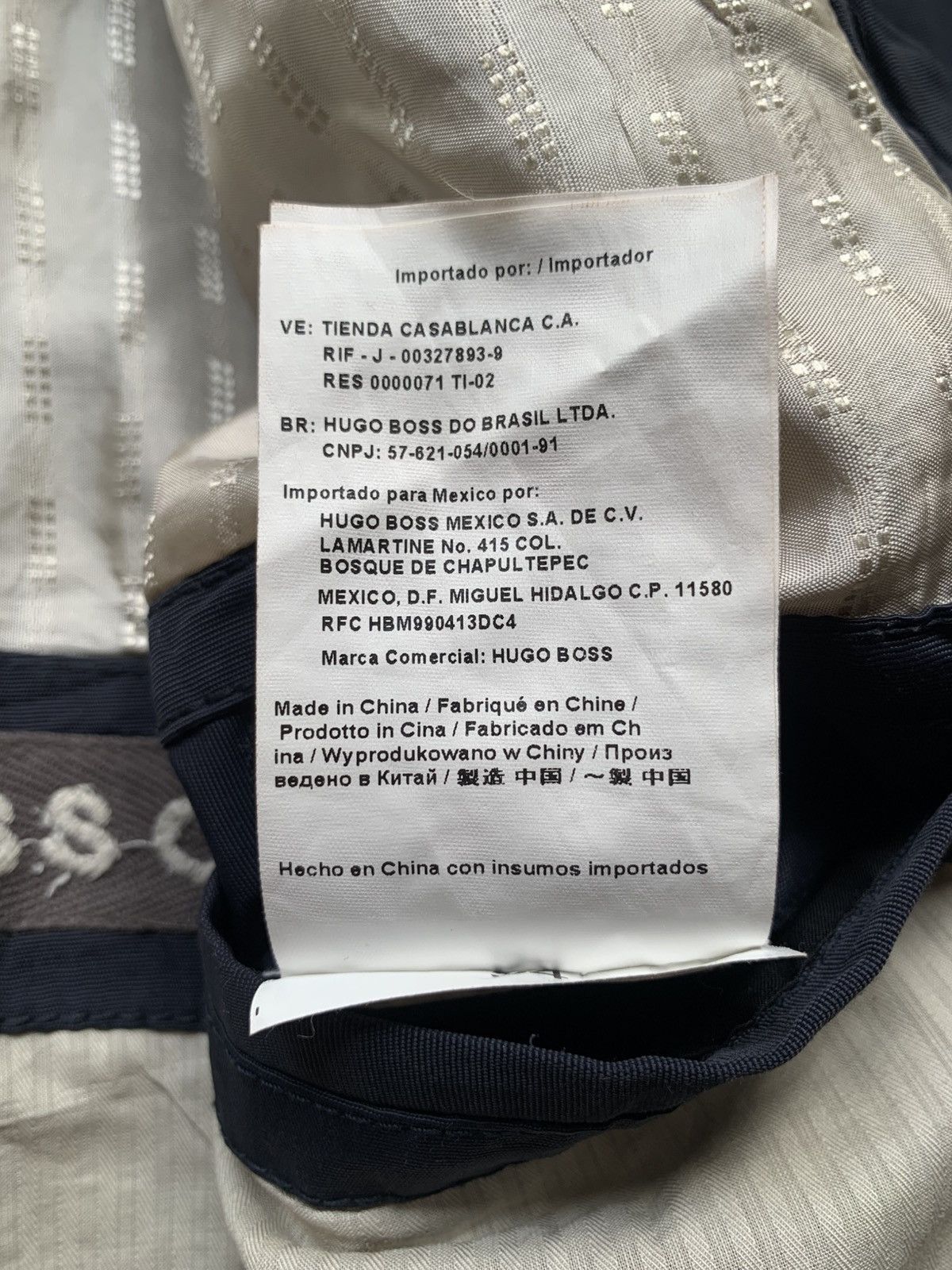 Hugo Boss Hugo boss neck strap jacket Size US L / EU 52-54 / 3 - 12 Thumbnail